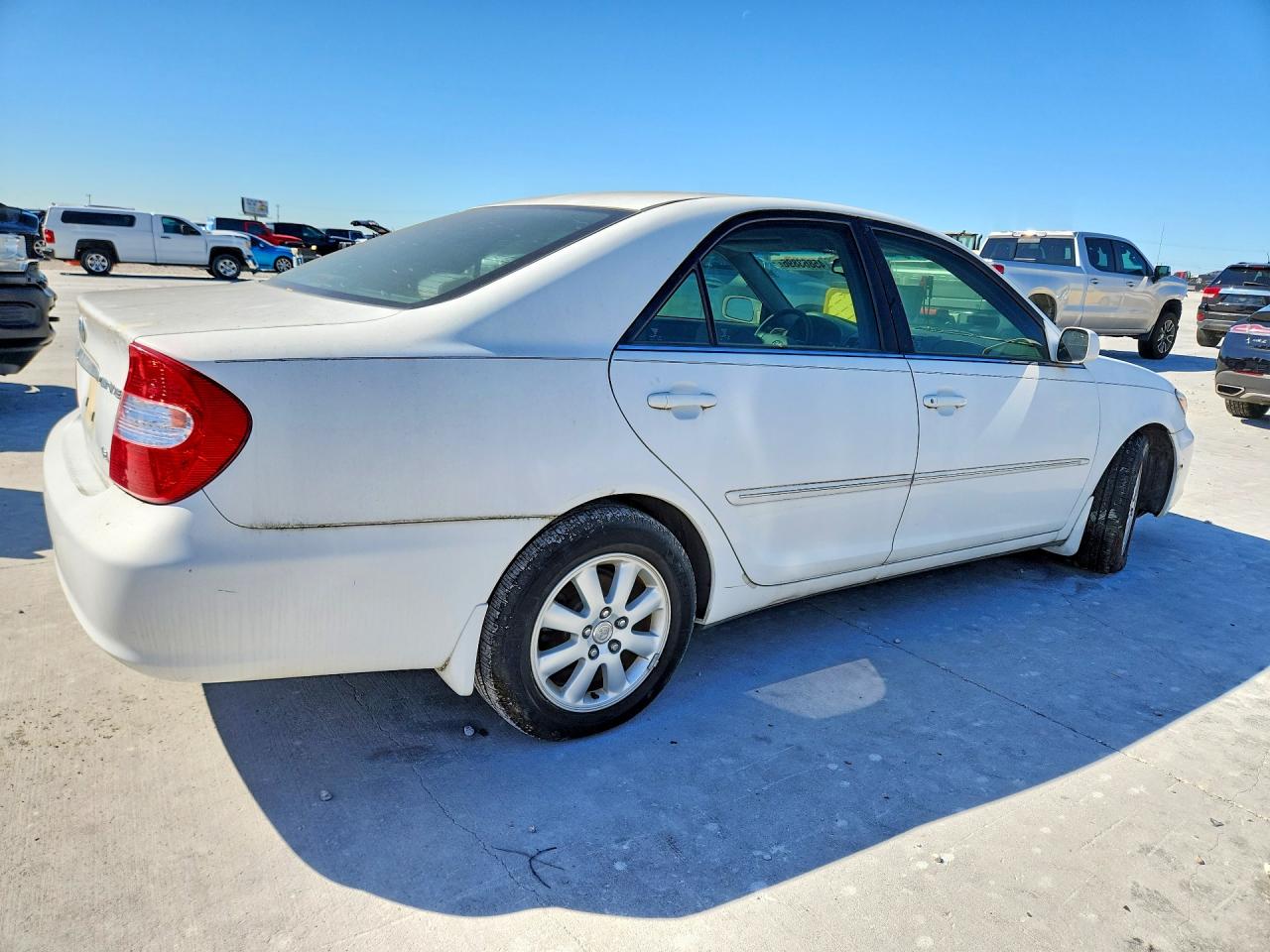 2004 Toyota Camry Xle V6 White vin: 4T1BF32KX4U070400
