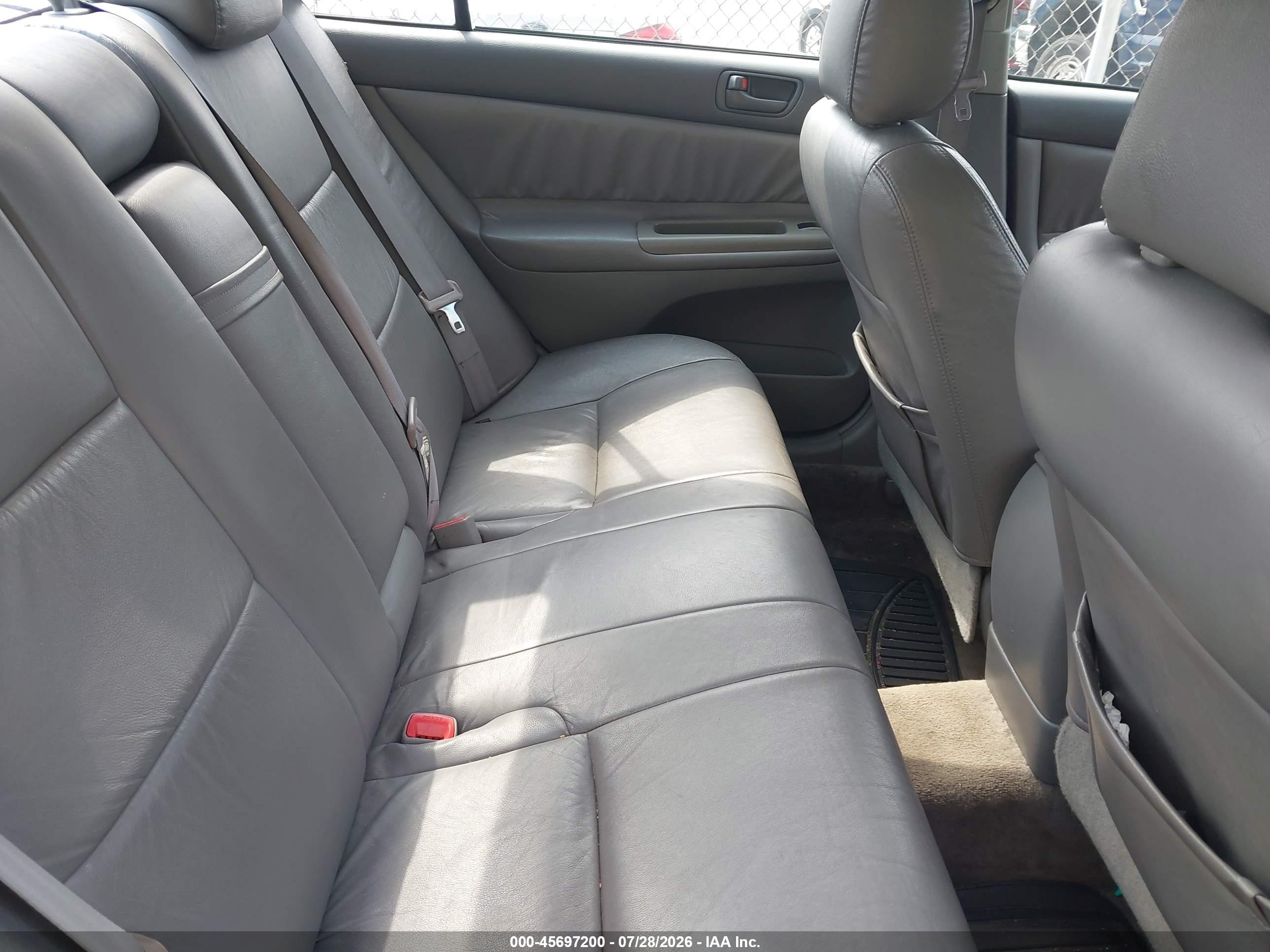 2004 Toyota Camry Le V6 Blue vin: 4T1BF32KX4U078366