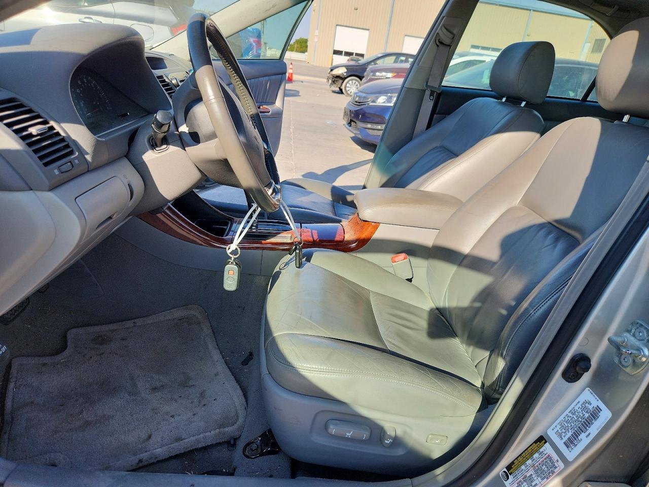 2004 Toyota Camry Xle V6 Silver vin: 4T1BF32KX4U567964