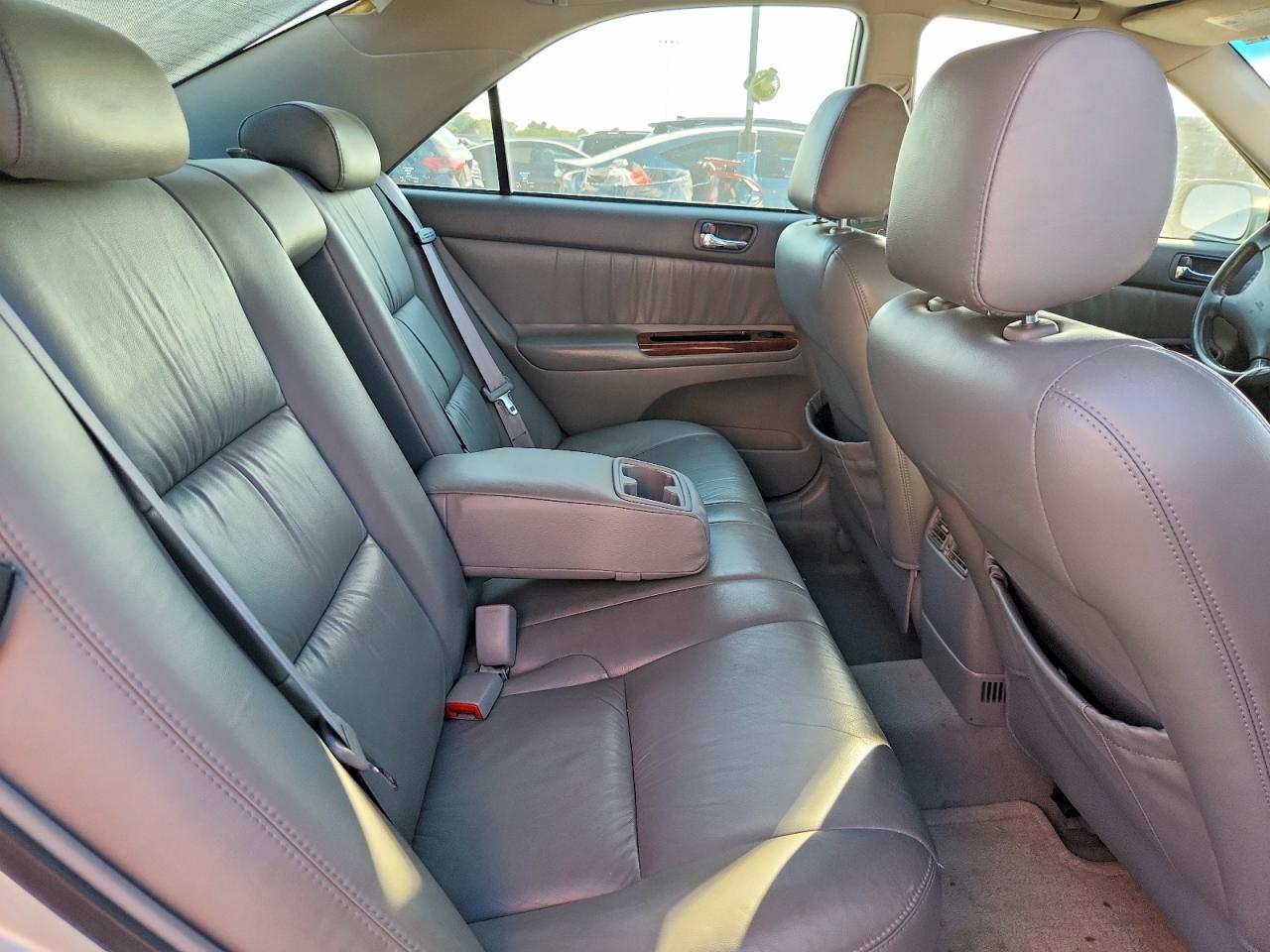 2004 Toyota Camry Xle V6 Silver vin: 4T1BF32KX4U567964