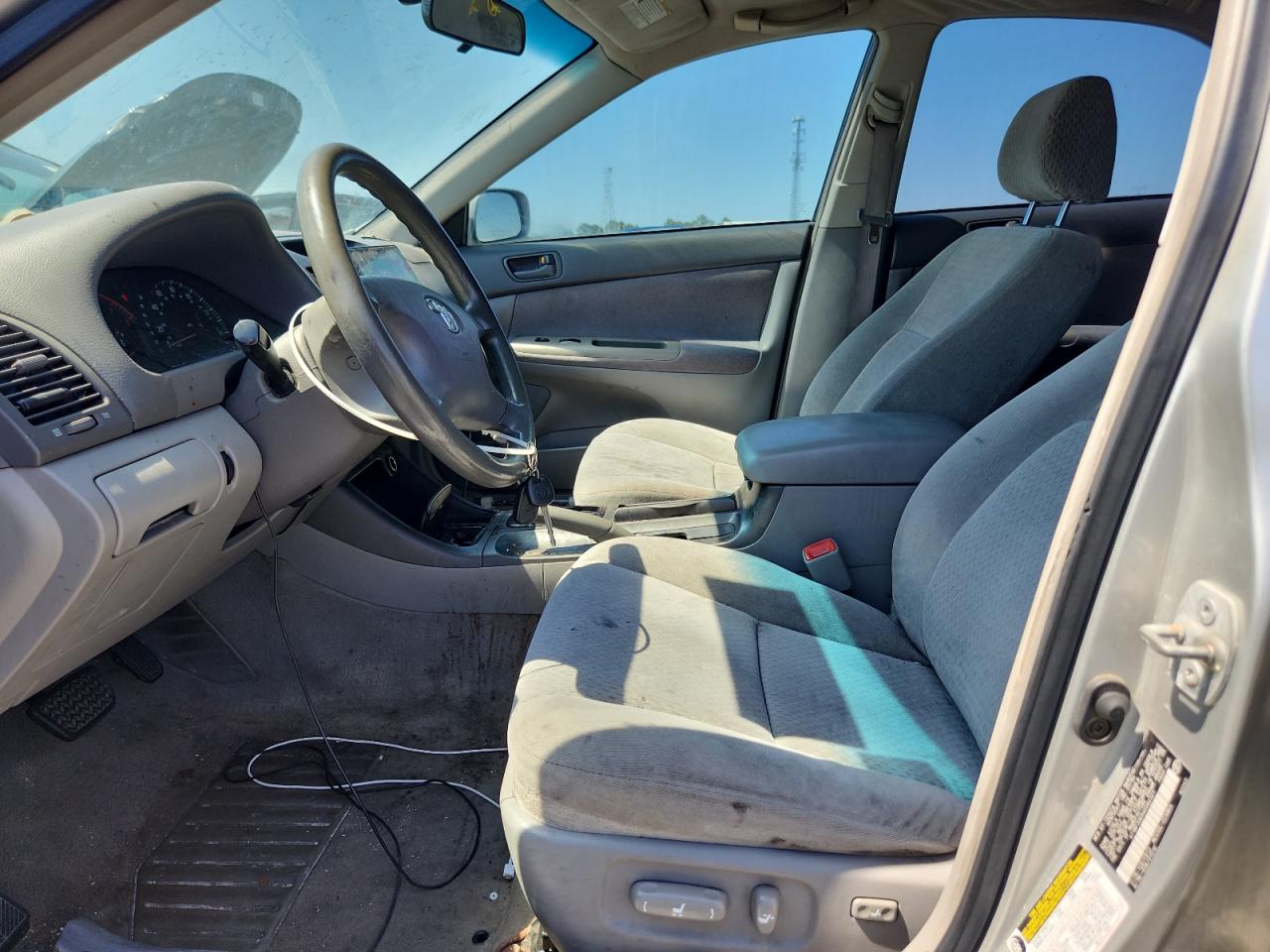 2004 Toyota Camry Le V6 Серебряный vin: 4T1BF32KX4U582321