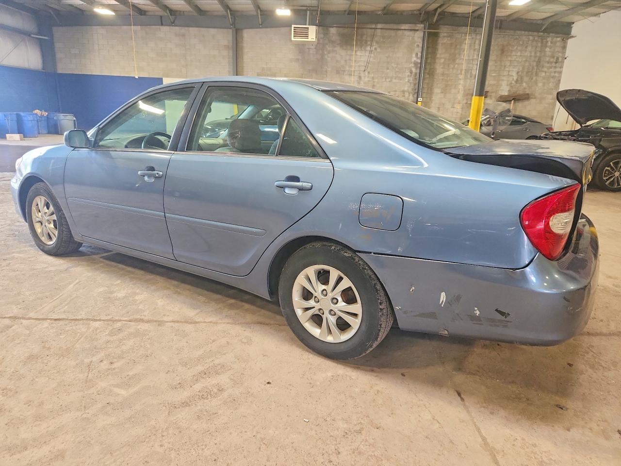 2004 Toyota Camry Le V6 Blue vin: 4T1BF32KX4U587907