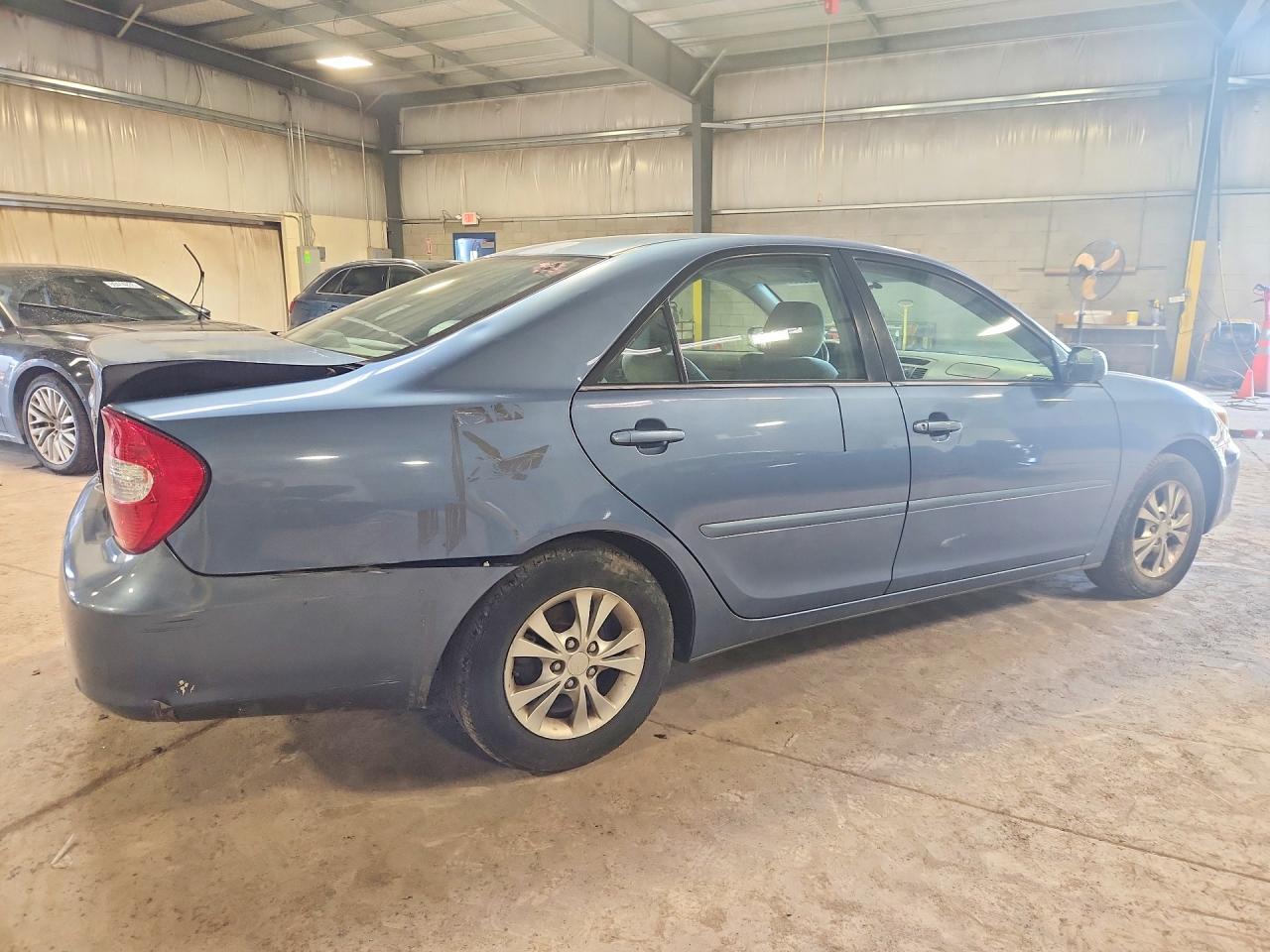 2004 Toyota Camry Le V6 Blue vin: 4T1BF32KX4U587907