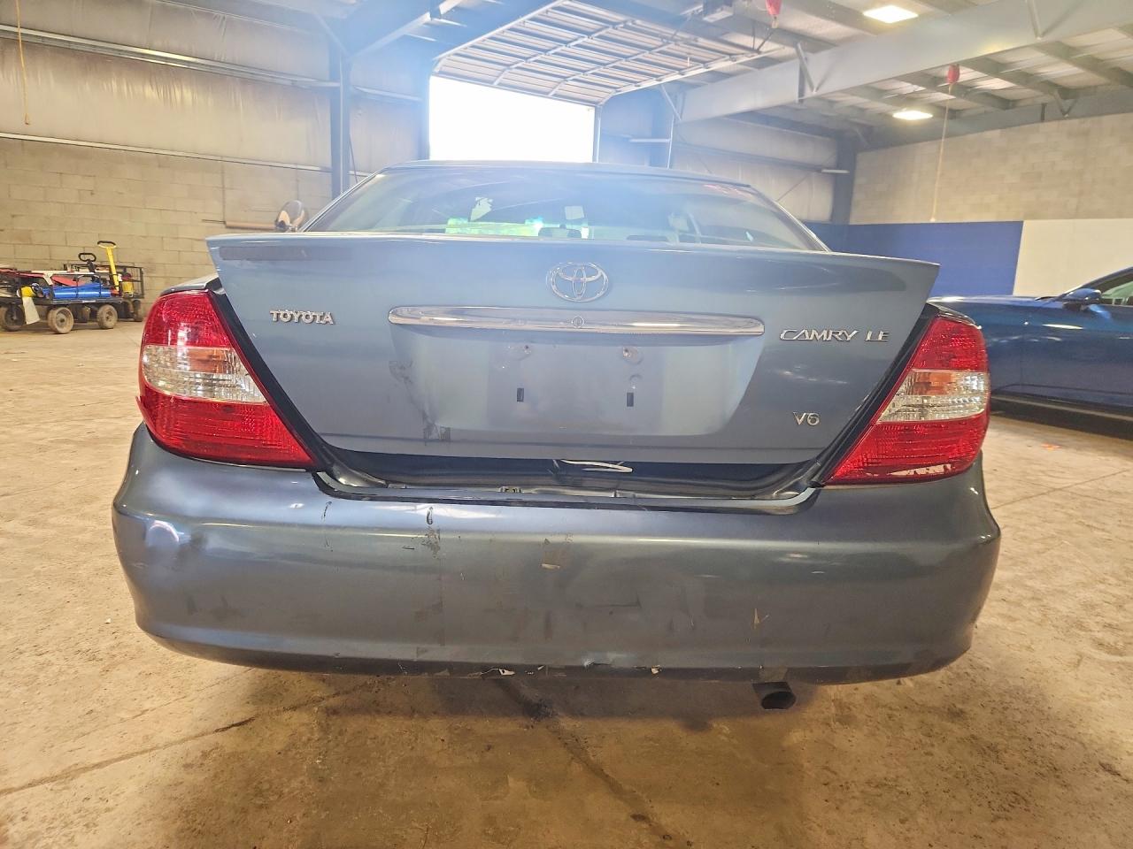 2004 Toyota Camry Le V6 Blue vin: 4T1BF32KX4U587907