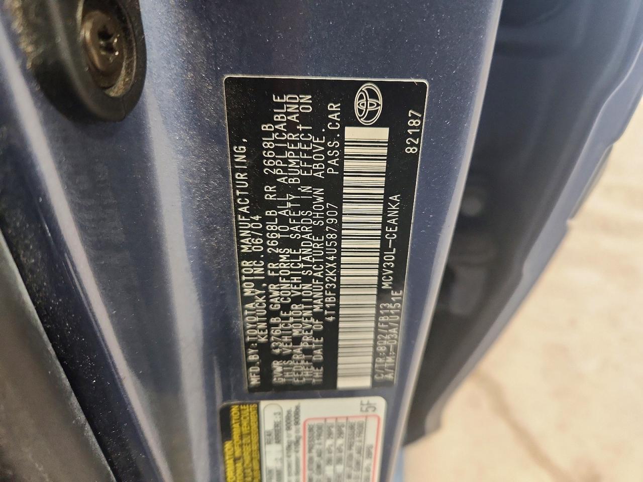 2004 Toyota Camry Le V6 Blue vin: 4T1BF32KX4U587907