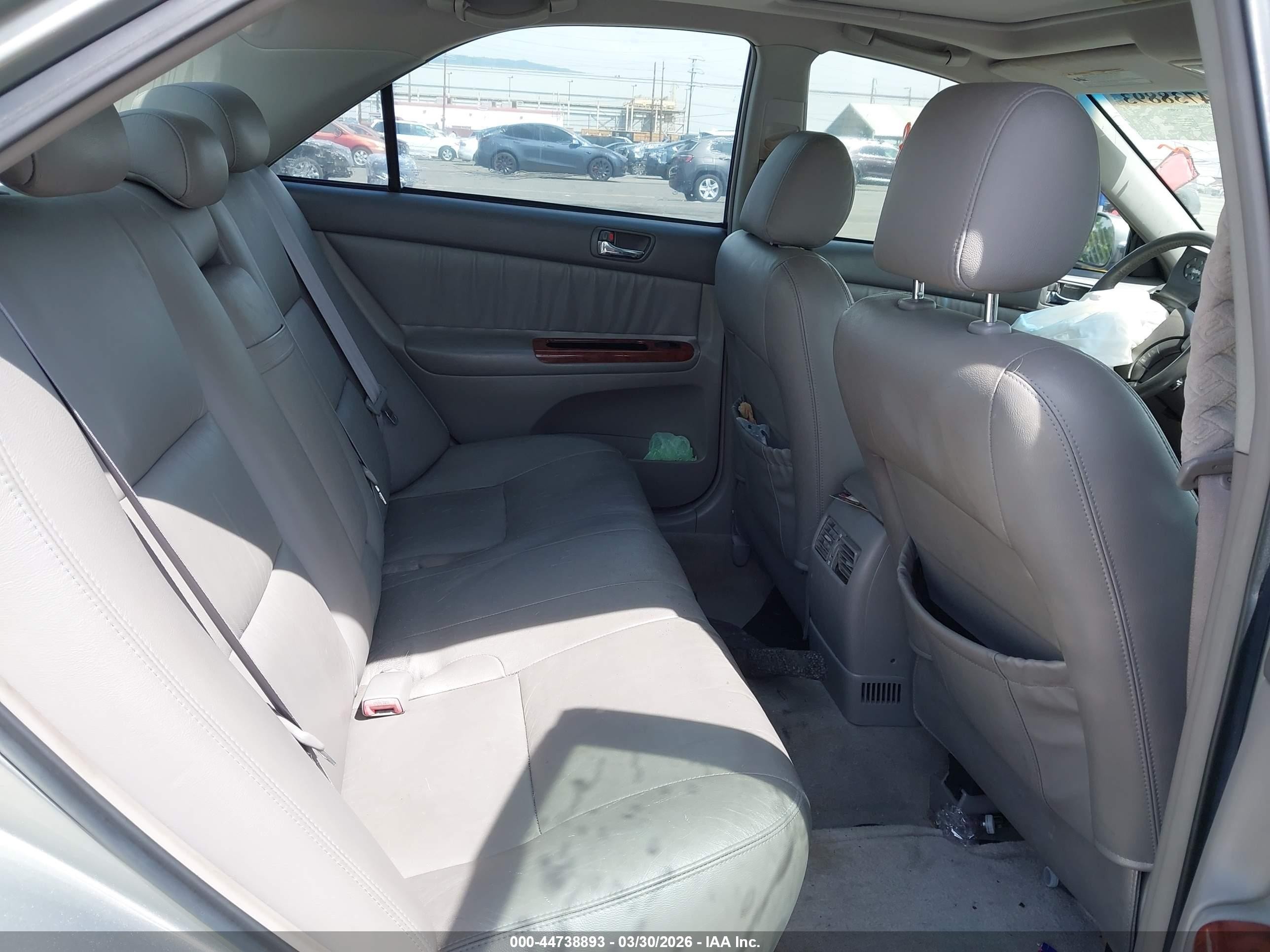 2005 Toyota Camry Xle V6 Green vin: 4T1BF32KX5U608983