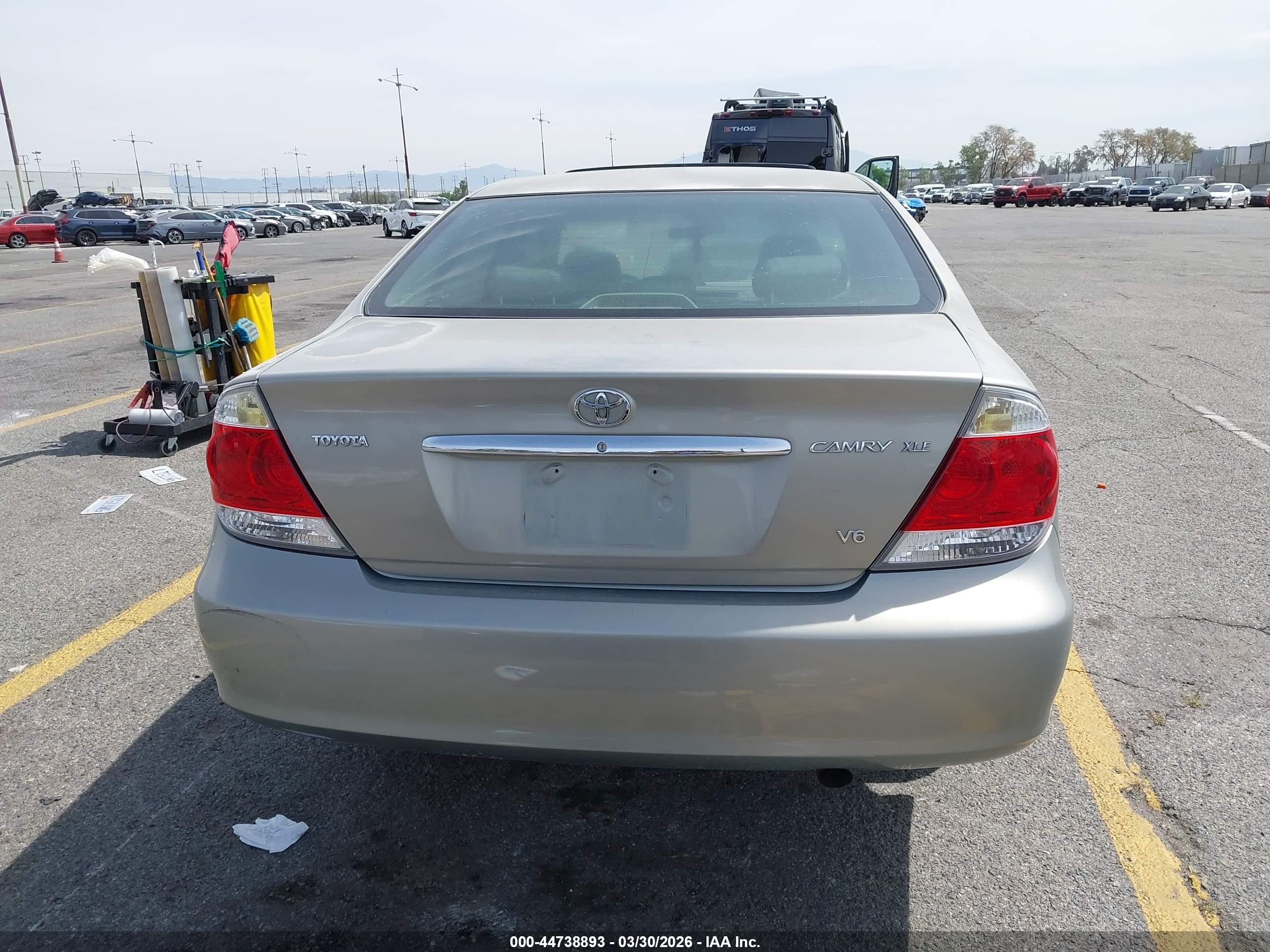 2005 Toyota Camry Xle V6 Green vin: 4T1BF32KX5U608983