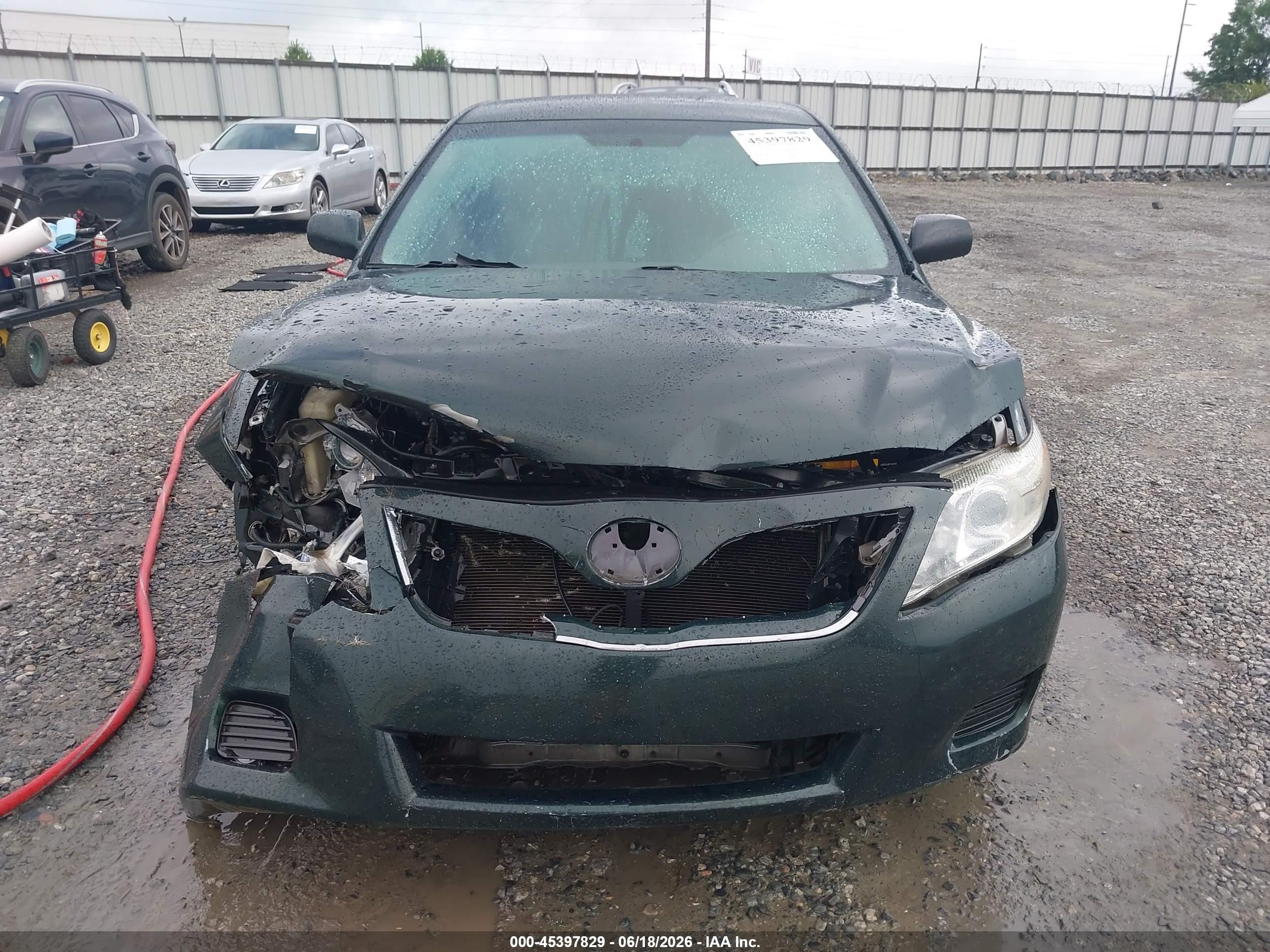 2010 Toyota Camry Le Green vin: 4T1BF3EK0AU004834