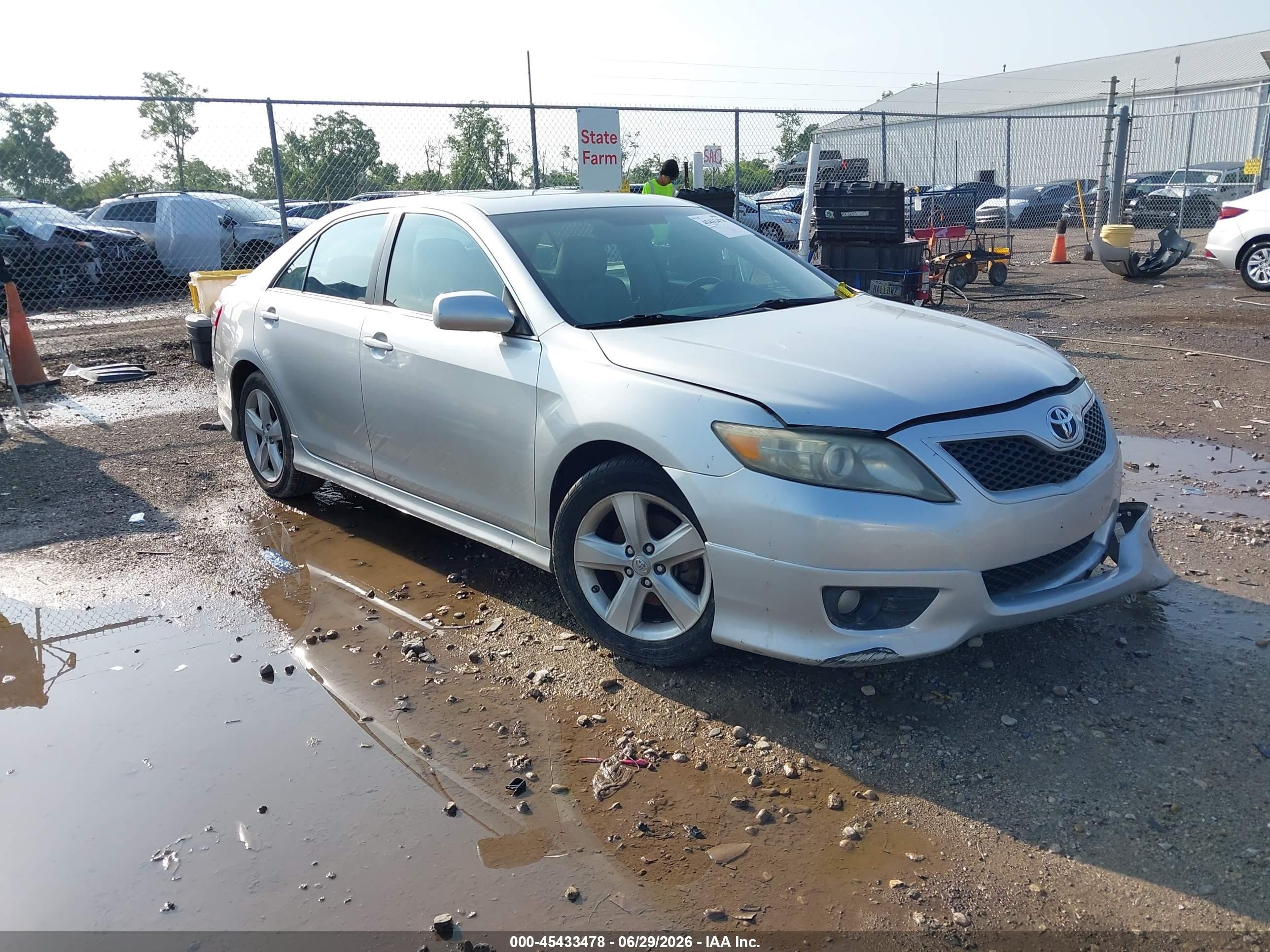 2010 Toyota Camry Se Silver vin: 4T1BF3EK0AU014974