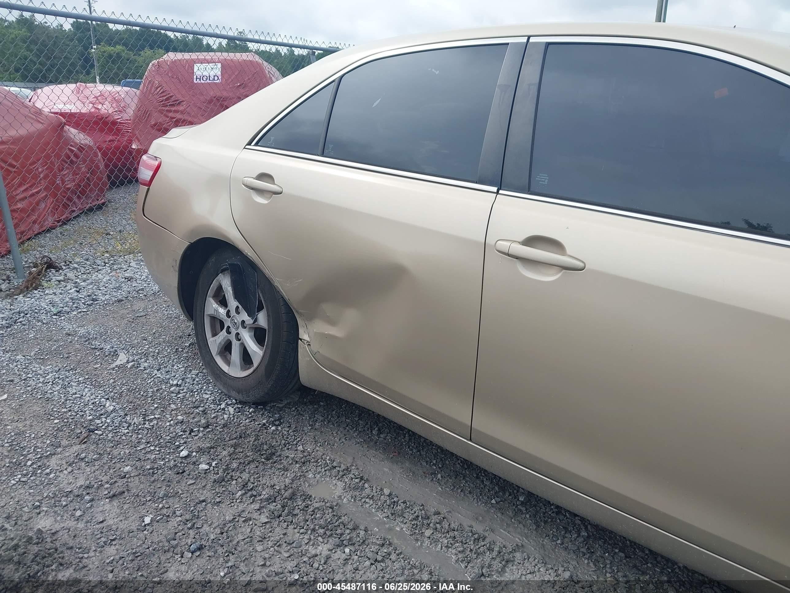2010 Toyota Camry Le Tan vin: 4T1BF3EK0AU018863