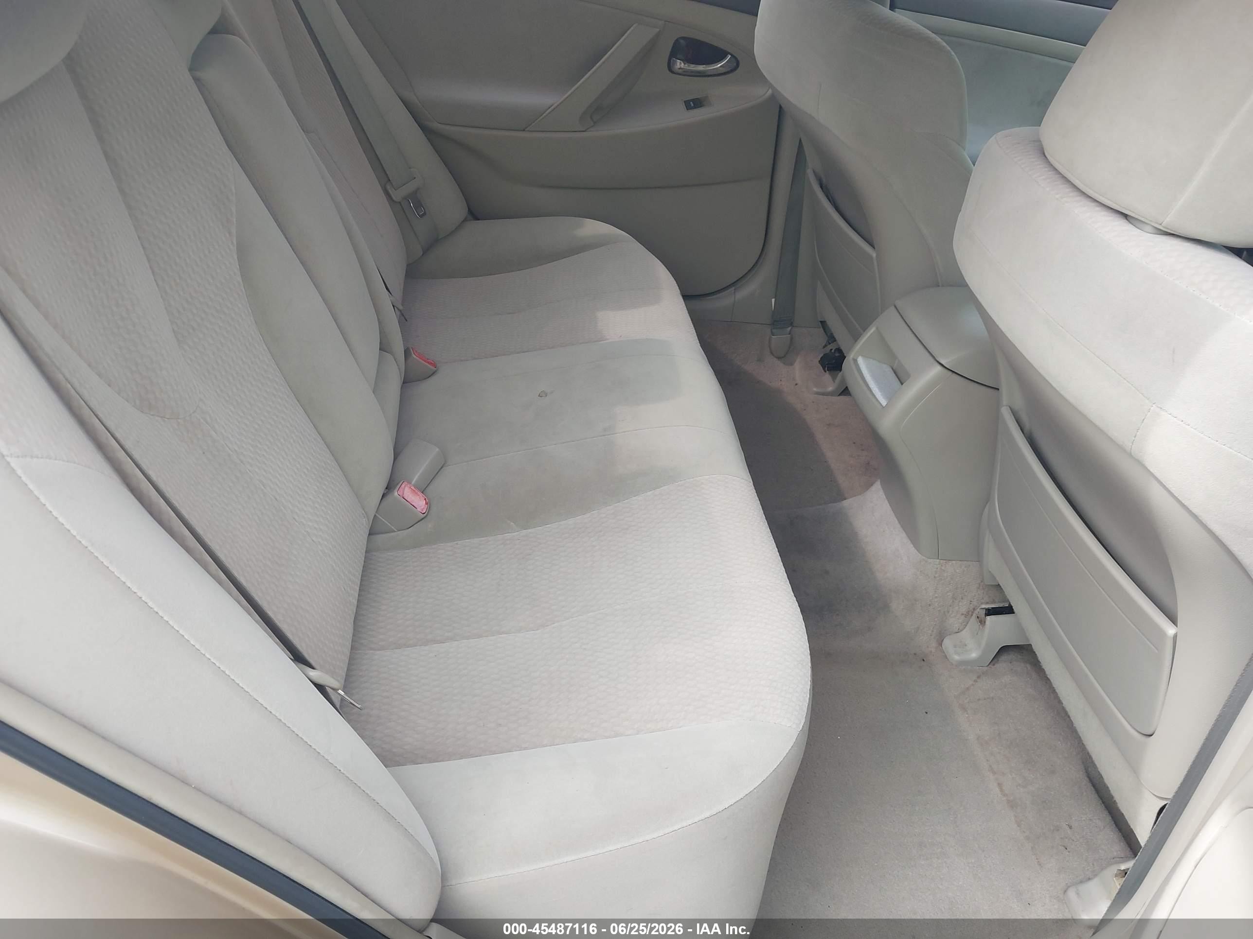 2010 Toyota Camry Le Tan vin: 4T1BF3EK0AU018863