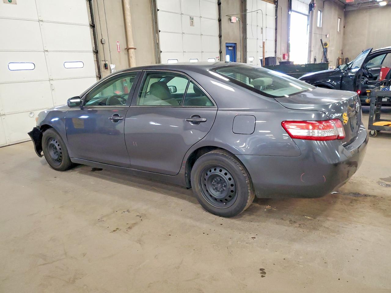 2010 Toyota Camry Le Gray vin: 4T1BF3EK0AU021682