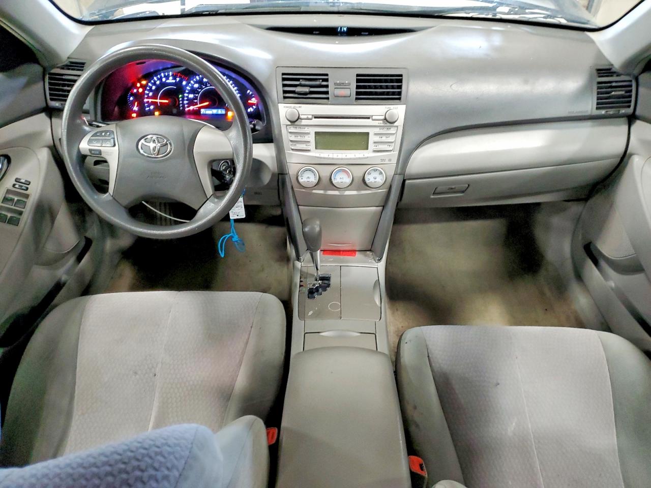 2010 Toyota Camry Le Gray vin: 4T1BF3EK0AU021682