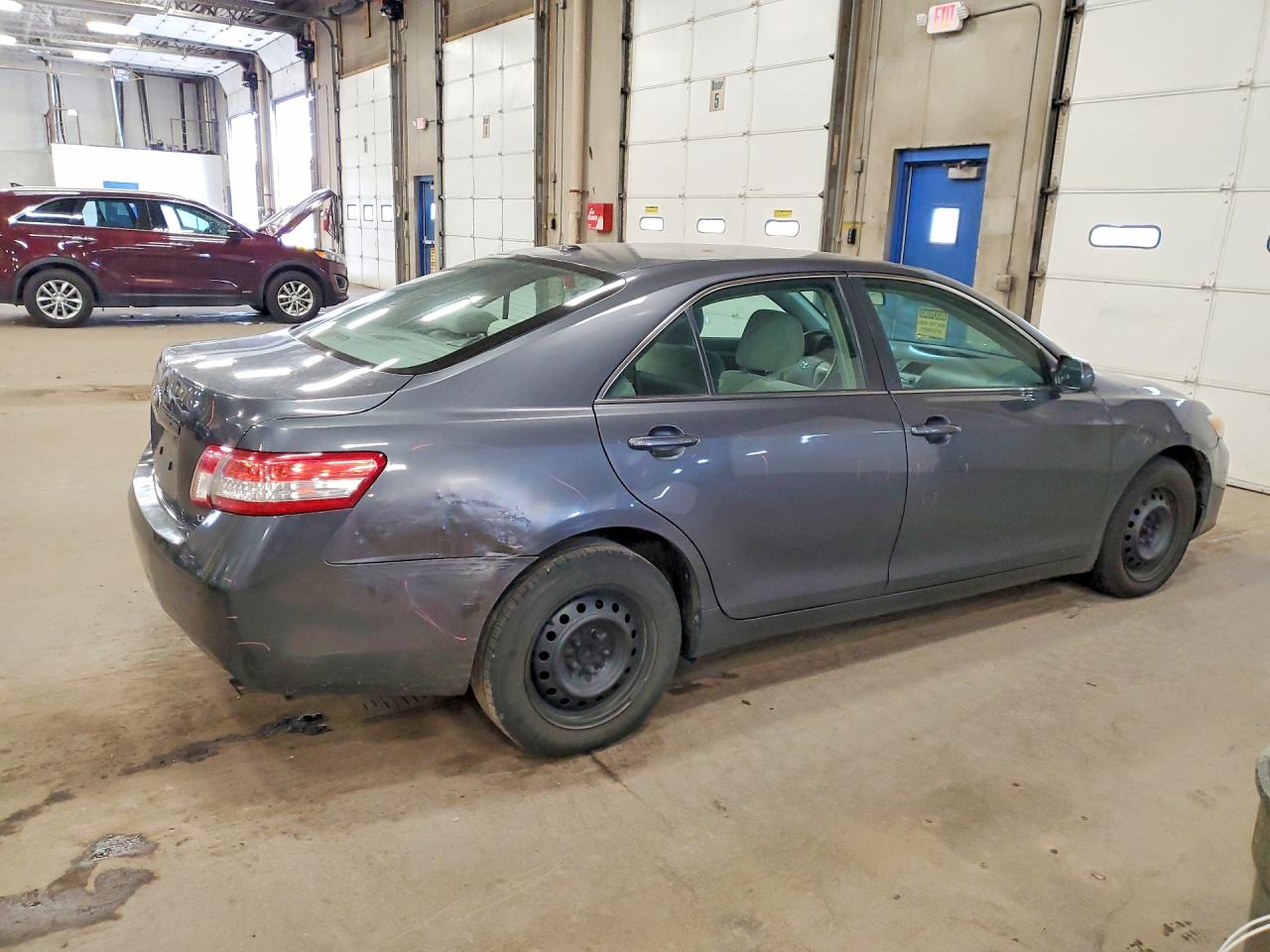 2010 Toyota Camry Le Gray vin: 4T1BF3EK0AU021682