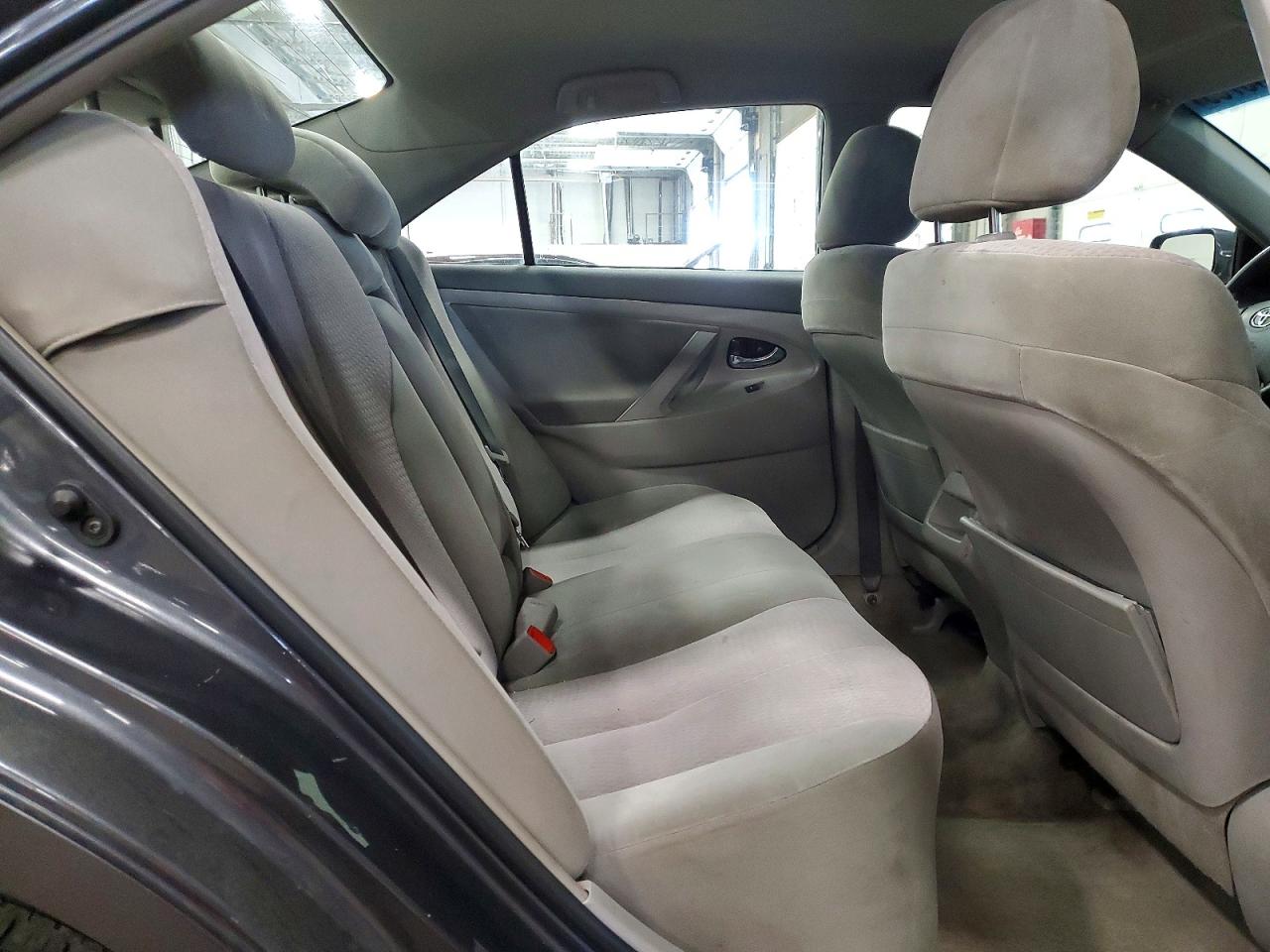2010 Toyota Camry Le Gray vin: 4T1BF3EK0AU021682