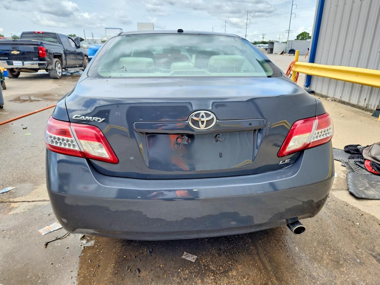 2010 Toyota Camry Le Gray vin: 4T1BF3EK0AU024100
