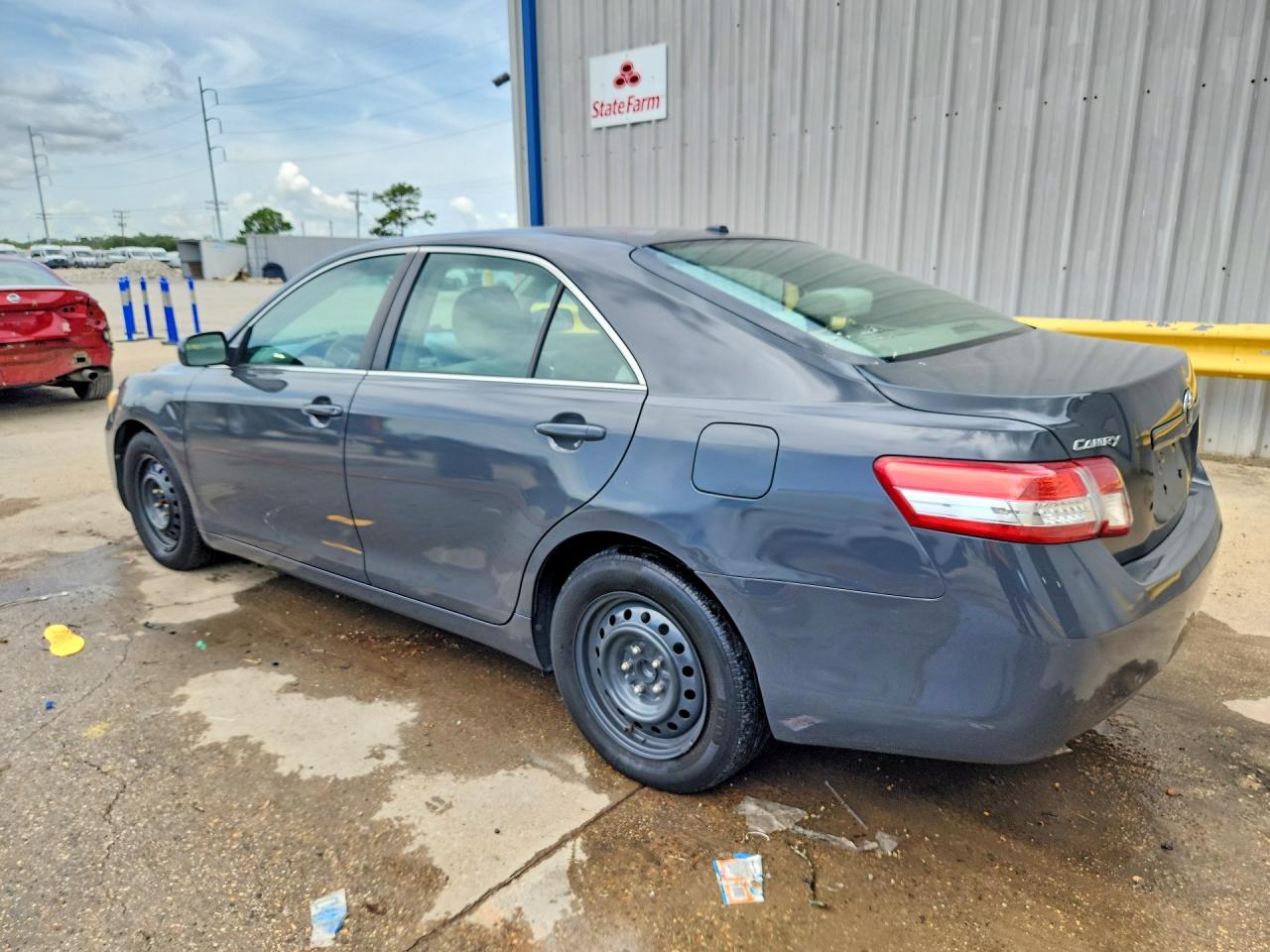 2010 Toyota Camry Le Gray vin: 4T1BF3EK0AU024100