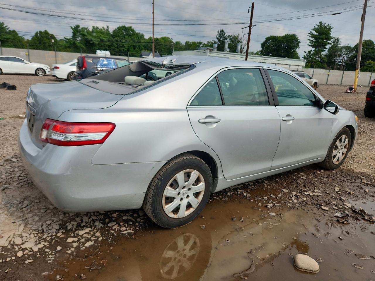 2010 Toyota Camry Le Silver vin: 4T1BF3EK0AU025697