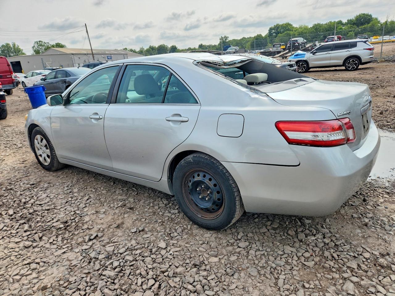 2010 Toyota Camry Le Silver vin: 4T1BF3EK0AU025697
