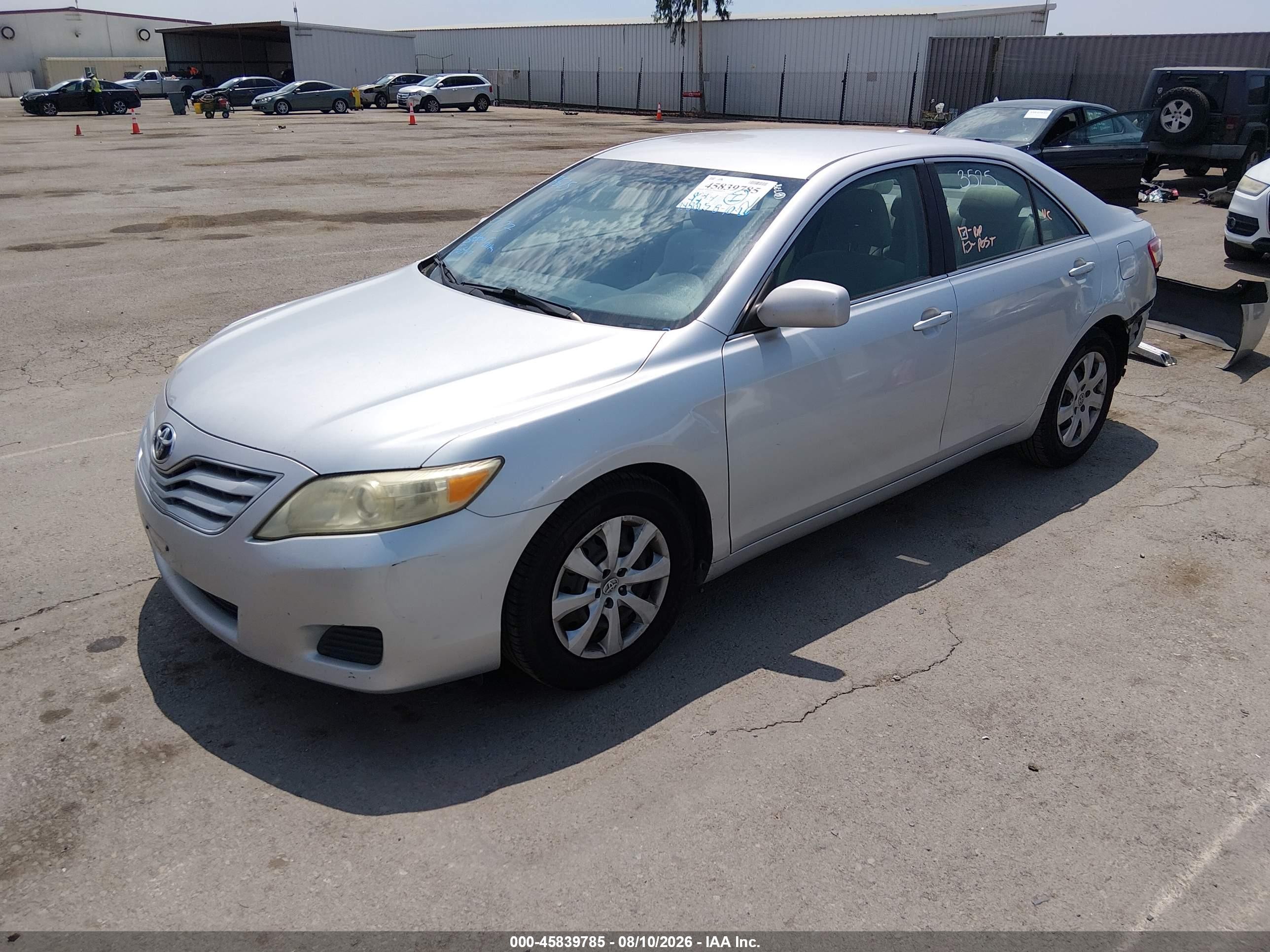 2010 Toyota Camry Le Silver vin: 4T1BF3EK0AU032343