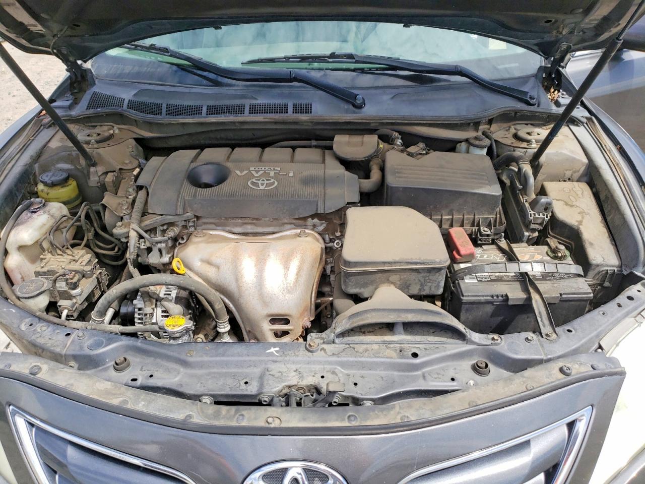 2010 Toyota Camry Le Gray vin: 4T1BF3EK0AU048493