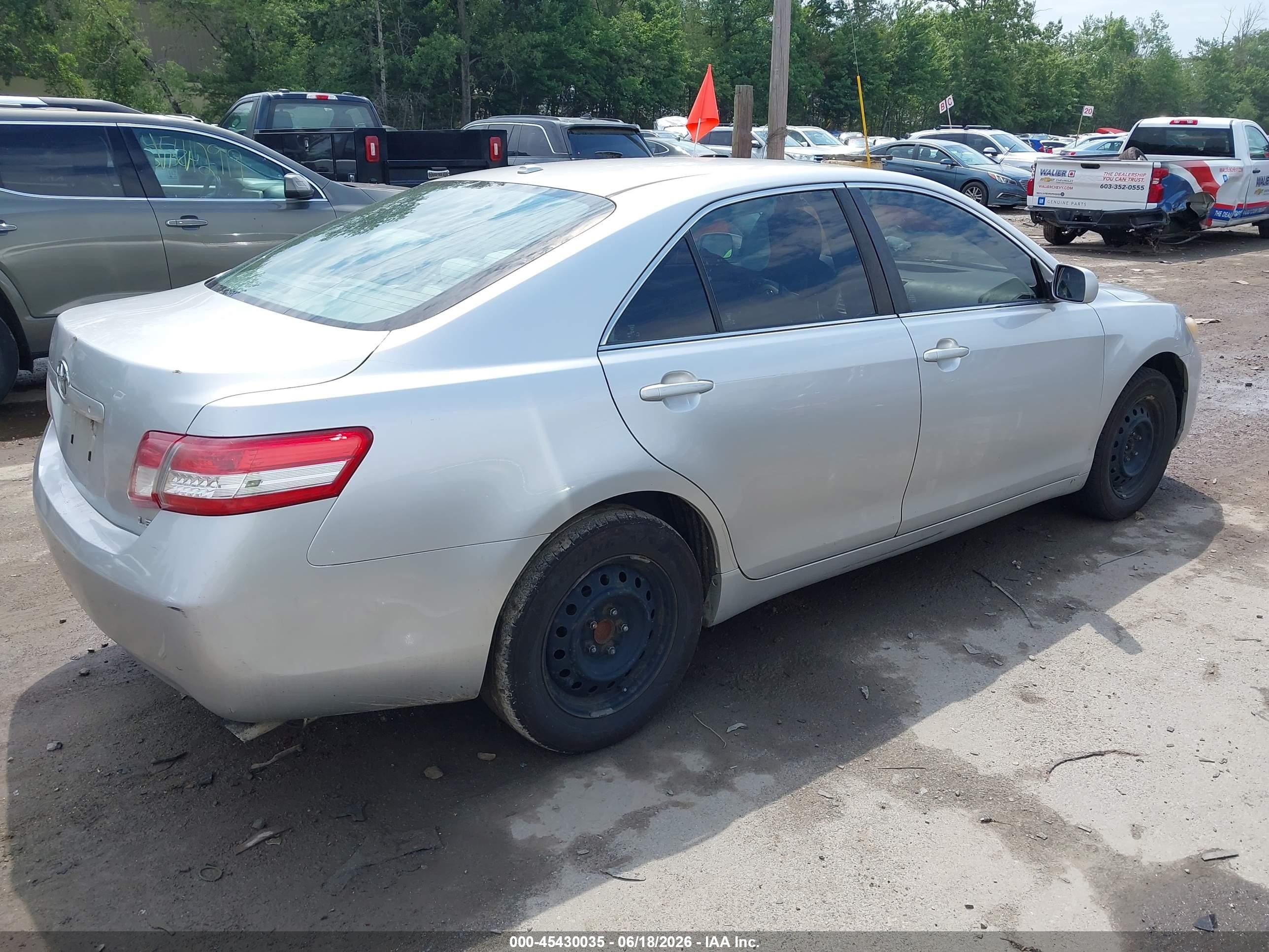 2010 Toyota Camry Le Серебряный vin: 4T1BF3EK0AU055363
