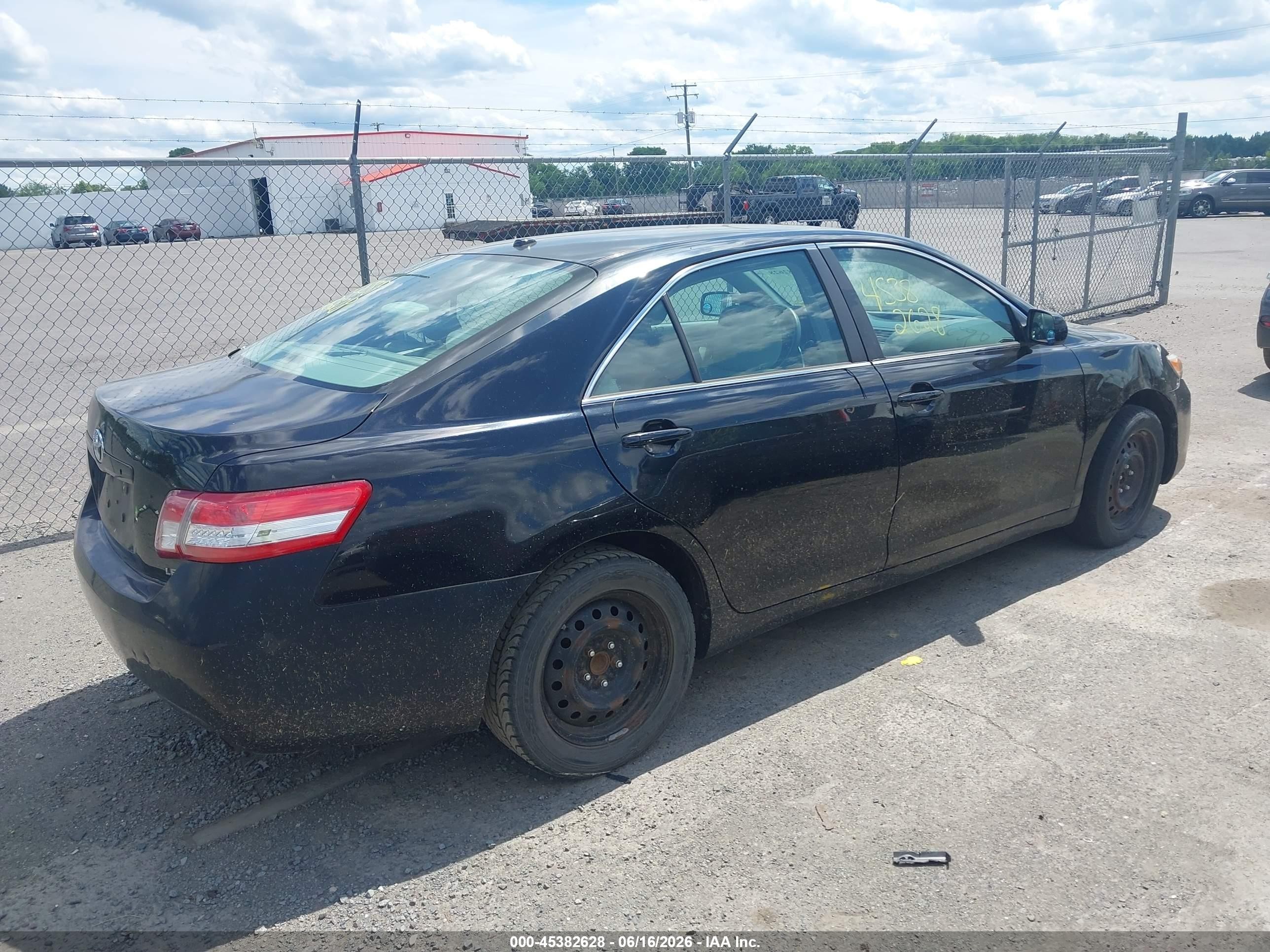 2010 Toyota Camry Le Черный vin: 4T1BF3EK0AU085429