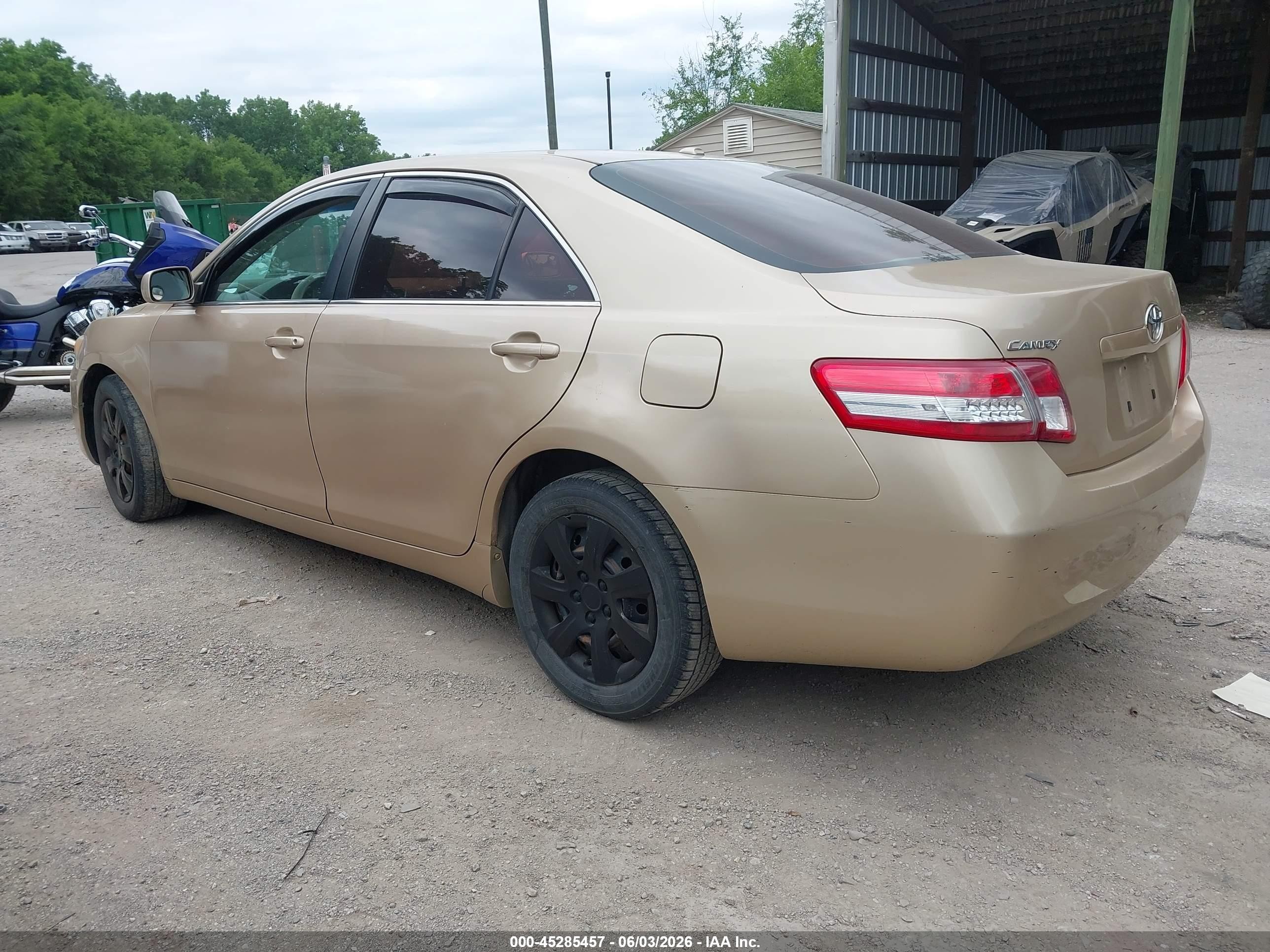 2010 Toyota Camry Le Gold vin: 4T1BF3EK0AU091344