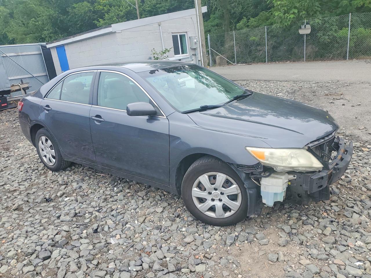 2010 Toyota Camry Le Gray vin: 4T1BF3EK0AU114895
