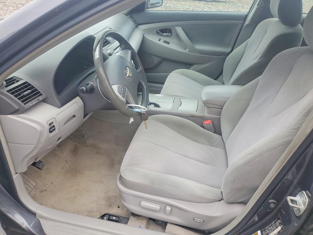 2010 Toyota Camry Le Gray vin: 4T1BF3EK0AU114895