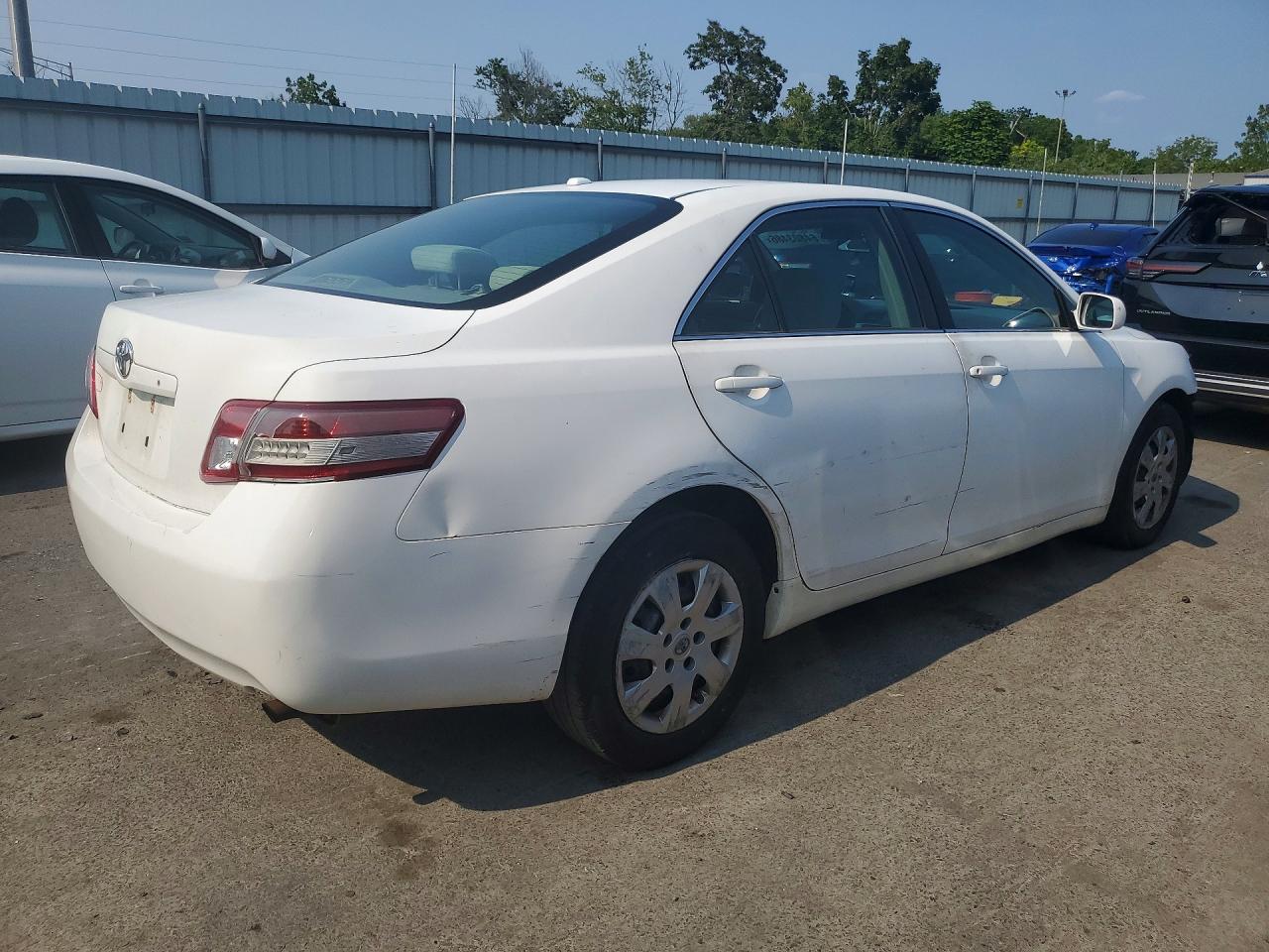 2010 Toyota Camry Base White vin: 4T1BF3EK0AU517601