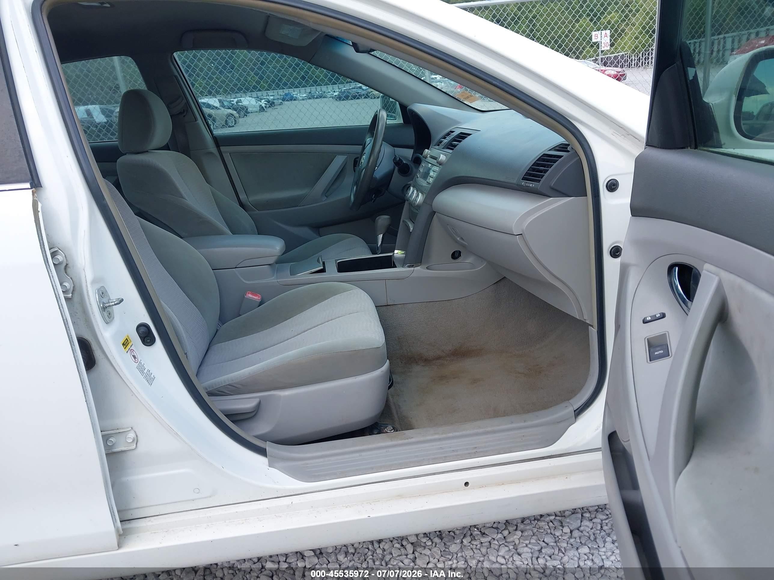 2010 Toyota Camry   White vin: 4T1BF3EK0AU520255