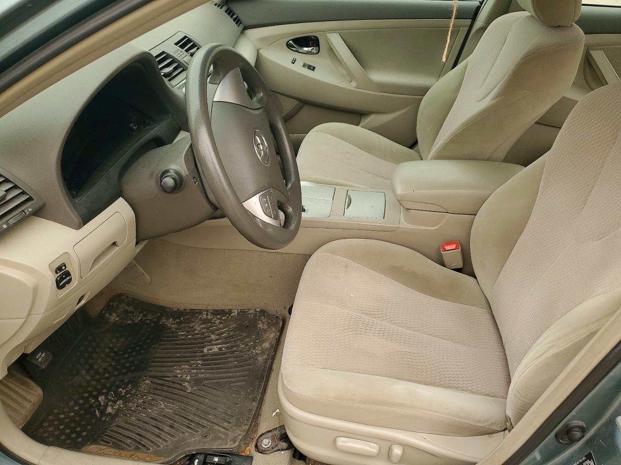 2010 Toyota Camry Le Green vin: 4T1BF3EK0AU522510