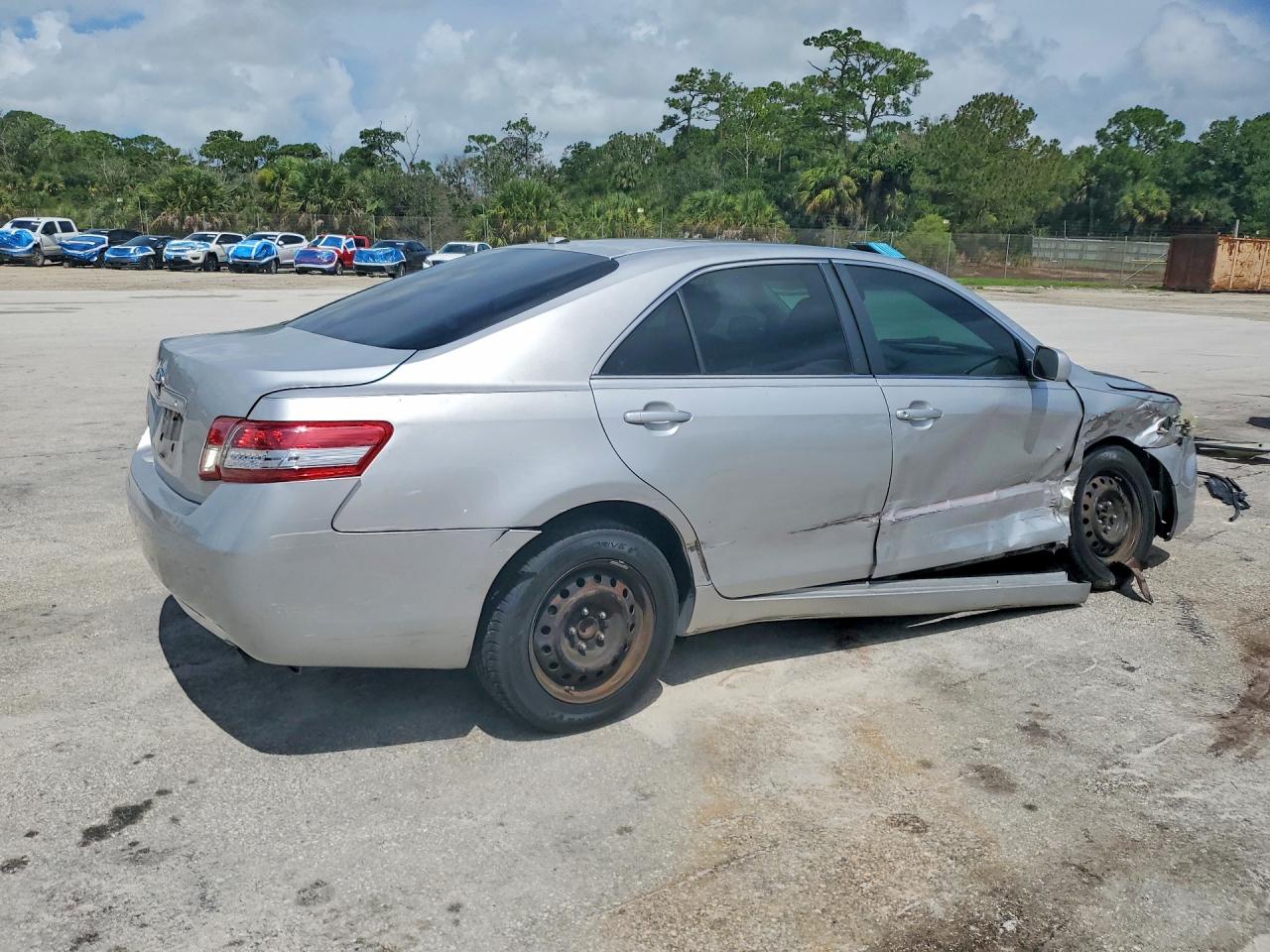 2010 Toyota Camry Base Серебряный vin: 4T1BF3EK0AU537475