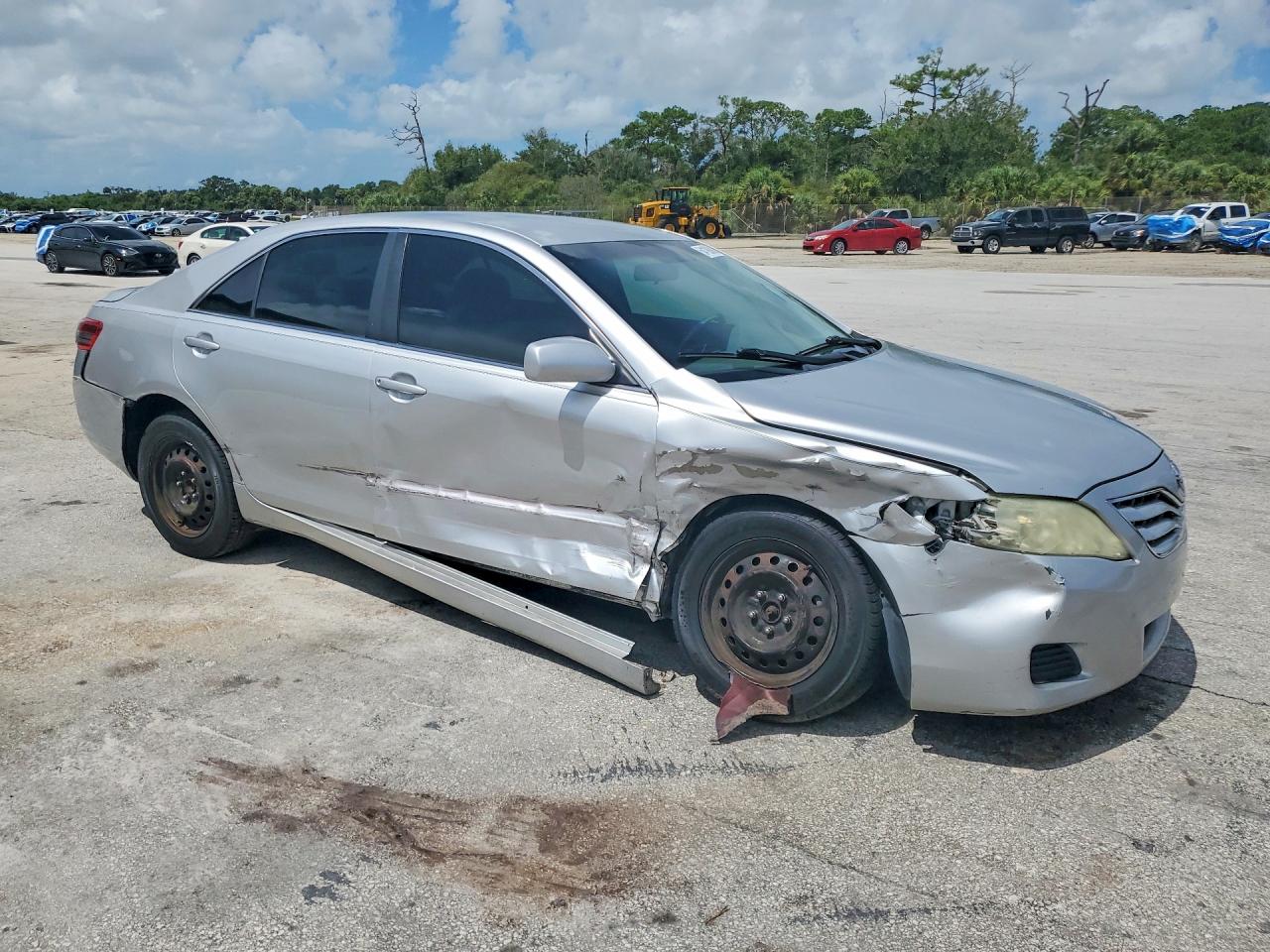 2010 Toyota Camry Base Серебряный vin: 4T1BF3EK0AU537475
