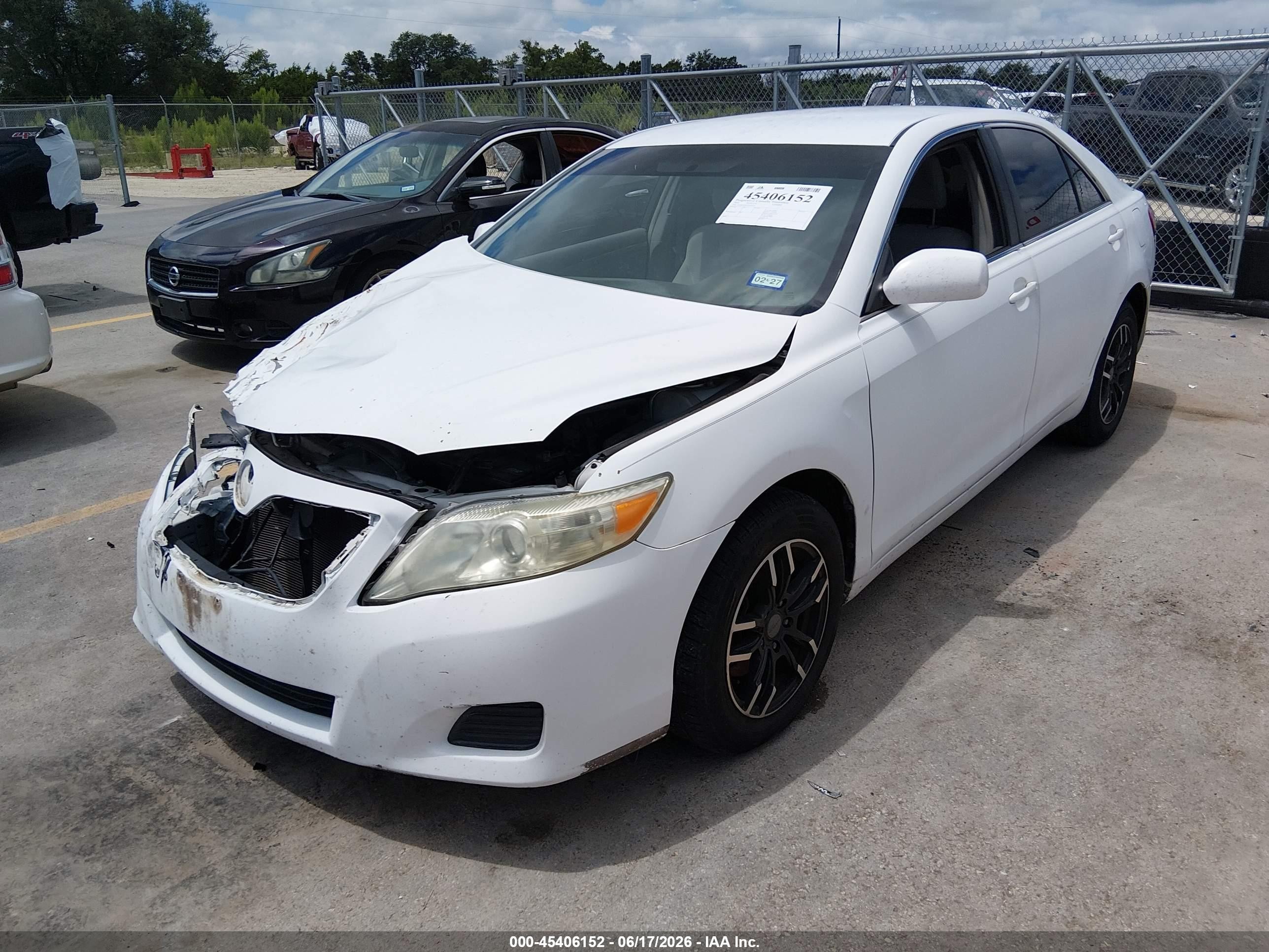 2010 Toyota Camry Le White vin: 4T1BF3EK0AU554373
