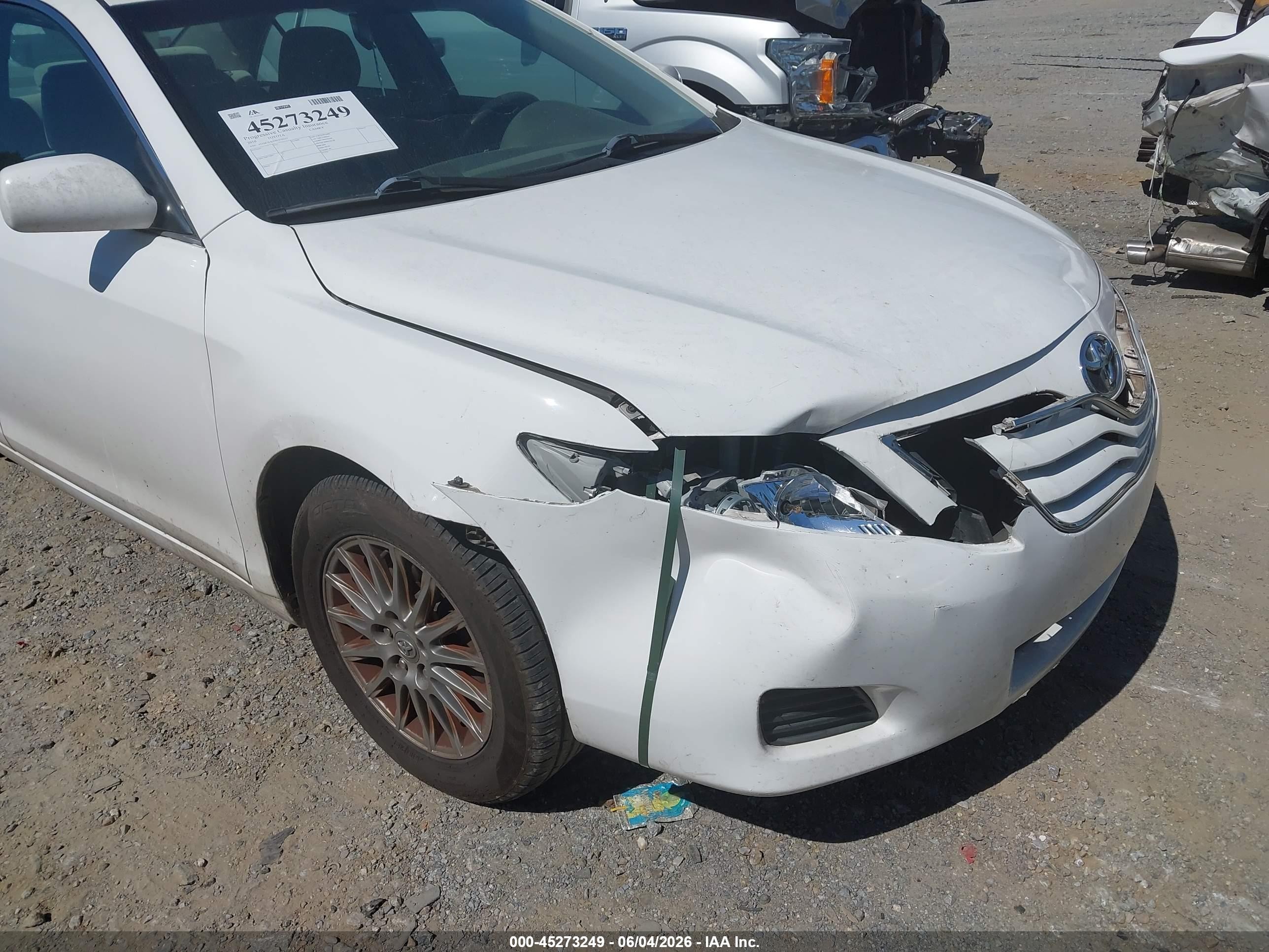2010 Toyota Camry Le Белый vin: 4T1BF3EK0AU570167