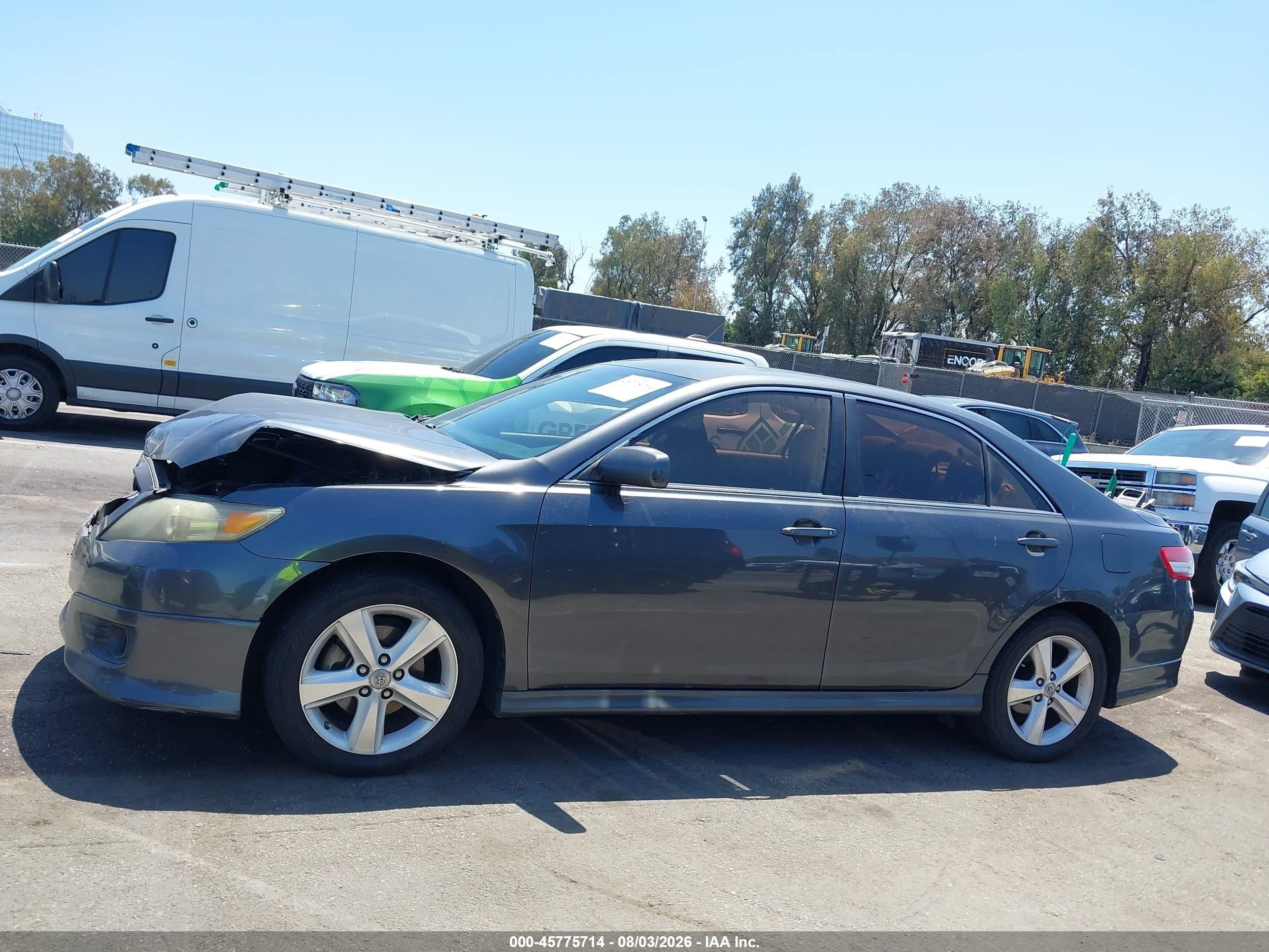 2011 Toyota Camry Se Серый vin: 4T1BF3EK0BU120472