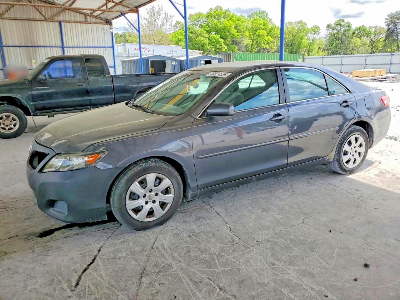 2011 Toyt Camry Gray vin: 4T1BF3EK0BU122383