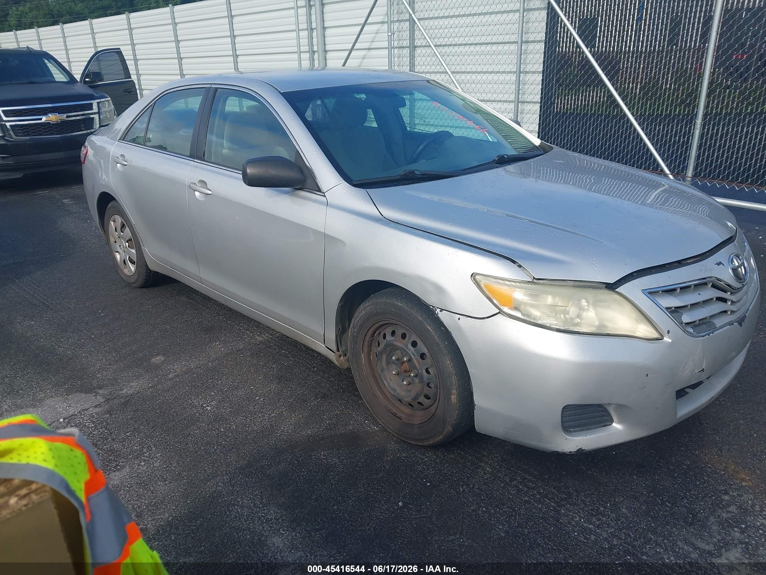 2011 Toyota Camry Le Silver vin: 4T1BF3EK0BU125333