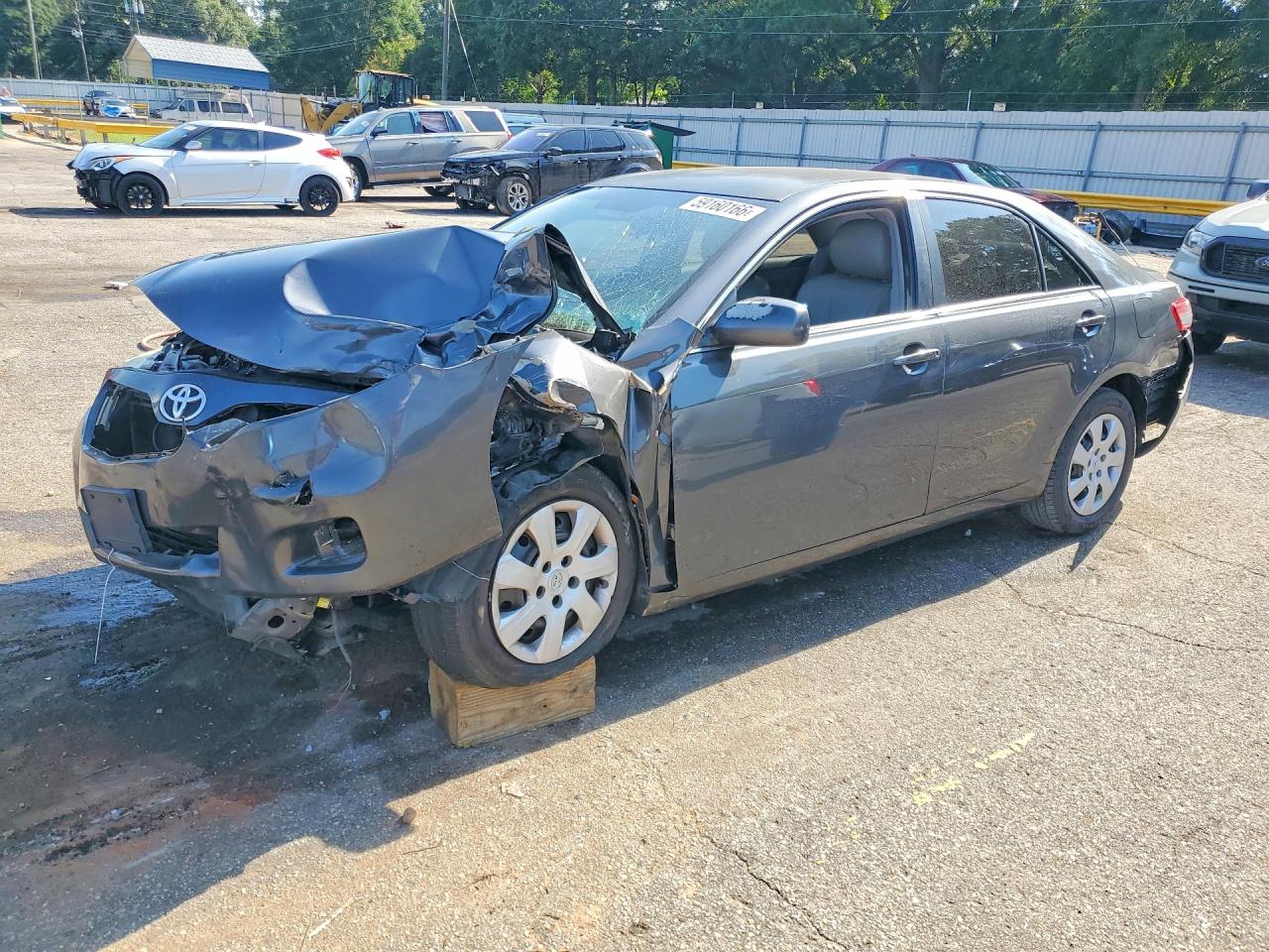 2011 Toyota Camry Le Gray vin: 4T1BF3EK0BU131925