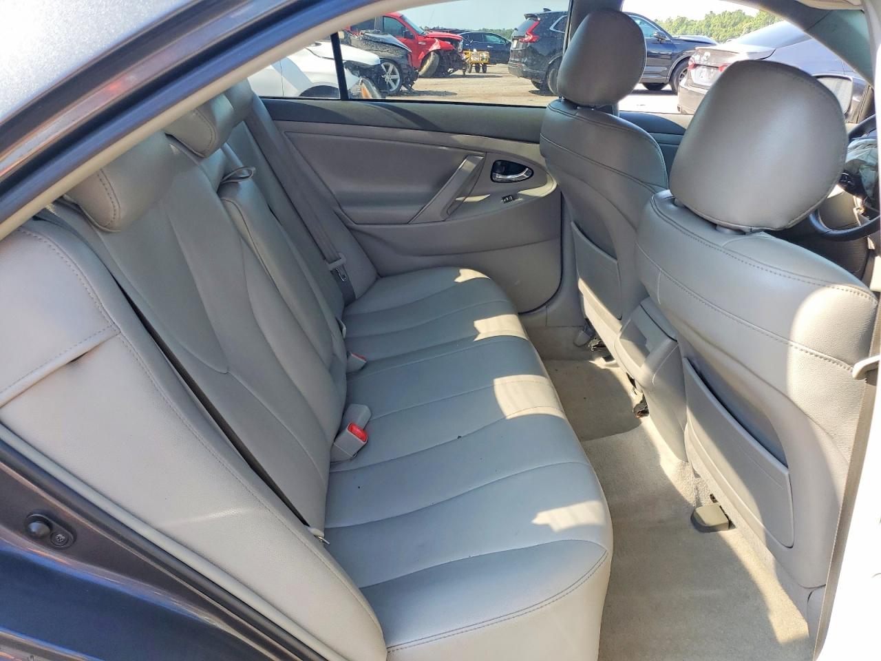 2011 Toyota Camry Le Gray vin: 4T1BF3EK0BU131925