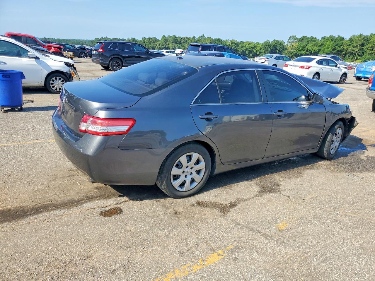 2011 Toyota Camry Le Gray vin: 4T1BF3EK0BU131925