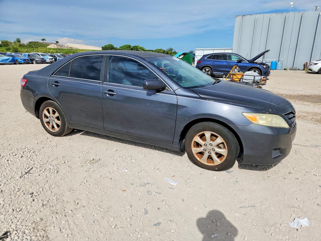 2011 Toyota Camry Le Gray vin: 4T1BF3EK0BU133075