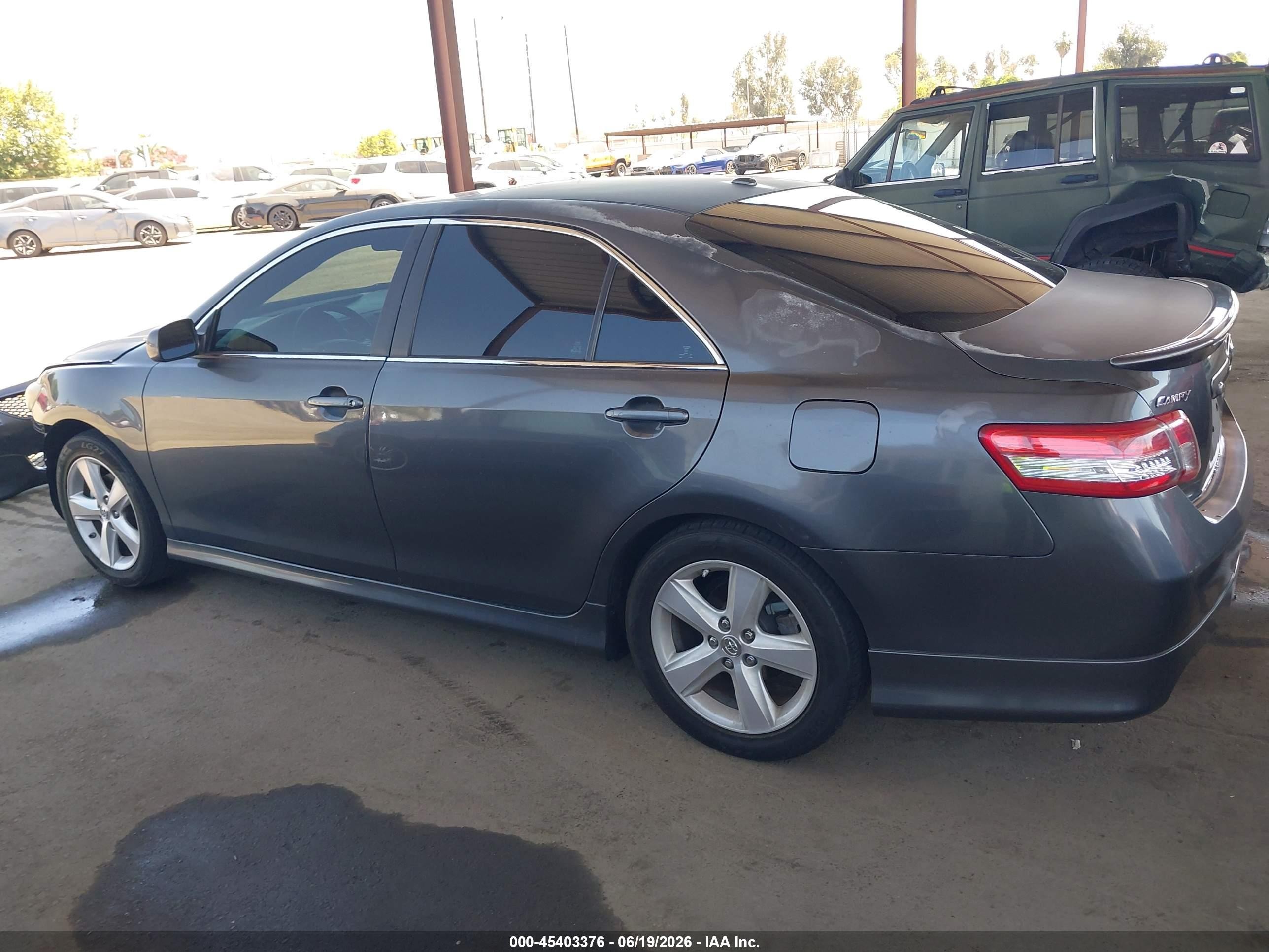 2011 Toyota Camry Se Серый vin: 4T1BF3EK0BU136624