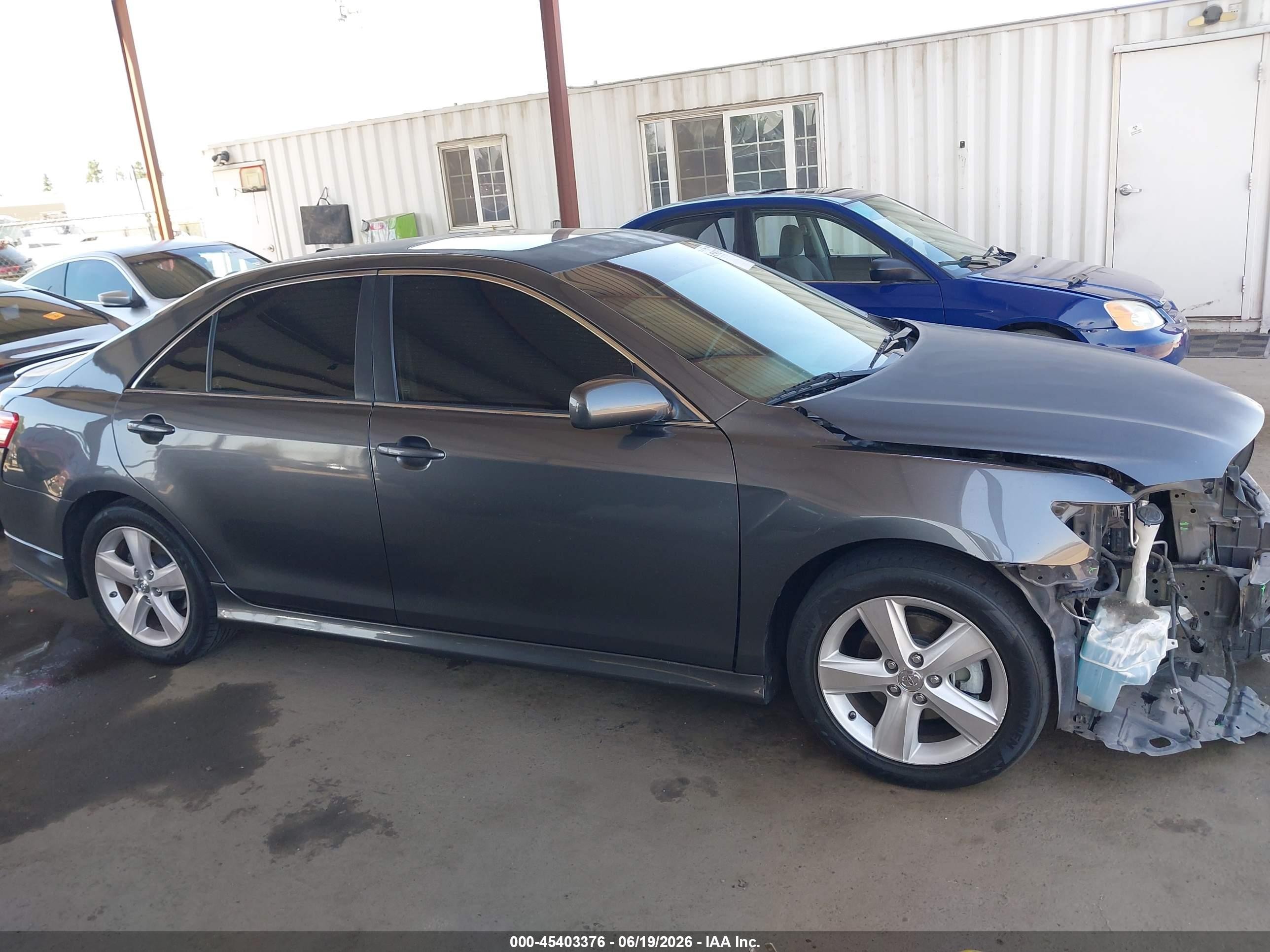 2011 Toyota Camry Se Серый vin: 4T1BF3EK0BU136624