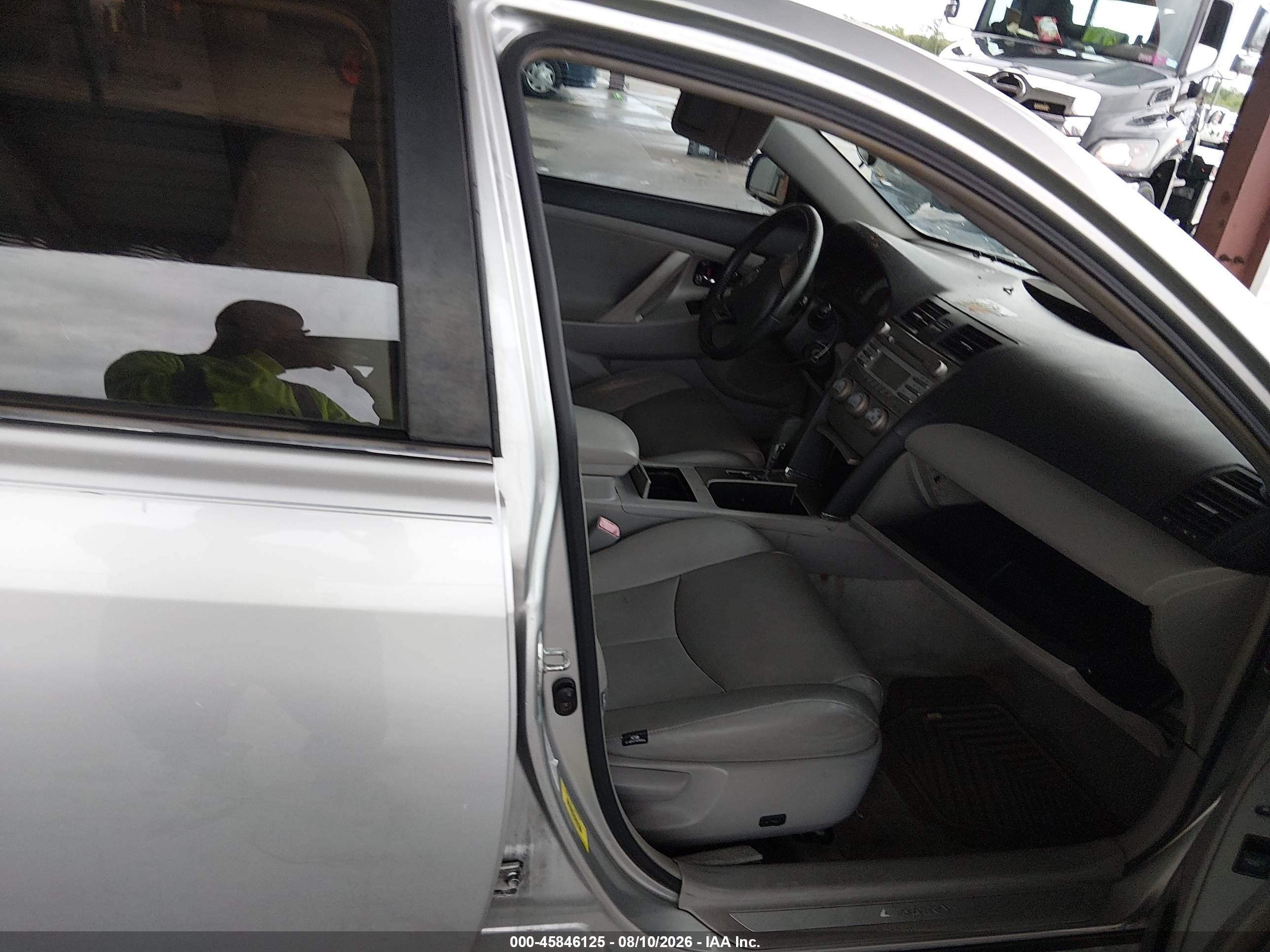 2011 Toyota Camry Se Silver vin: 4T1BF3EK0BU143878