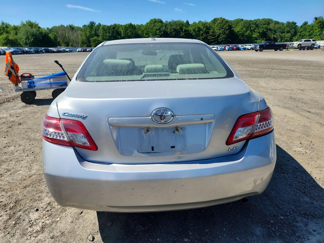 2011 Toyota Camry Le Silver vin: 4T1BF3EK0BU167257