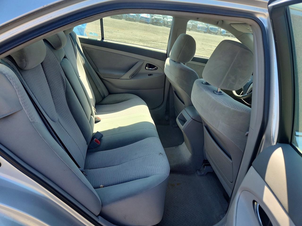 2011 Toyota Camry Le Silver vin: 4T1BF3EK0BU167257