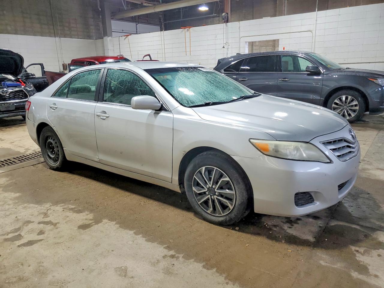 2011 Toyota Camry Le Silver vin: 4T1BF3EK0BU176086